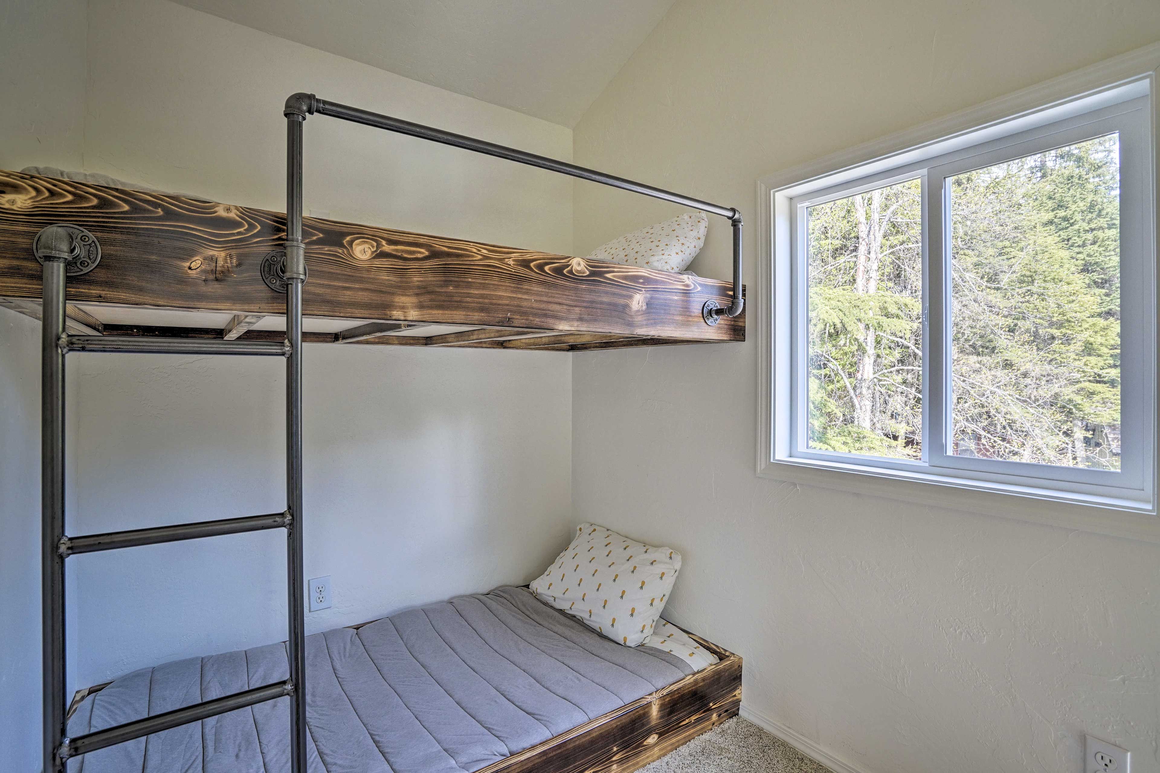 Twin Nook | Twin Bunk Bed