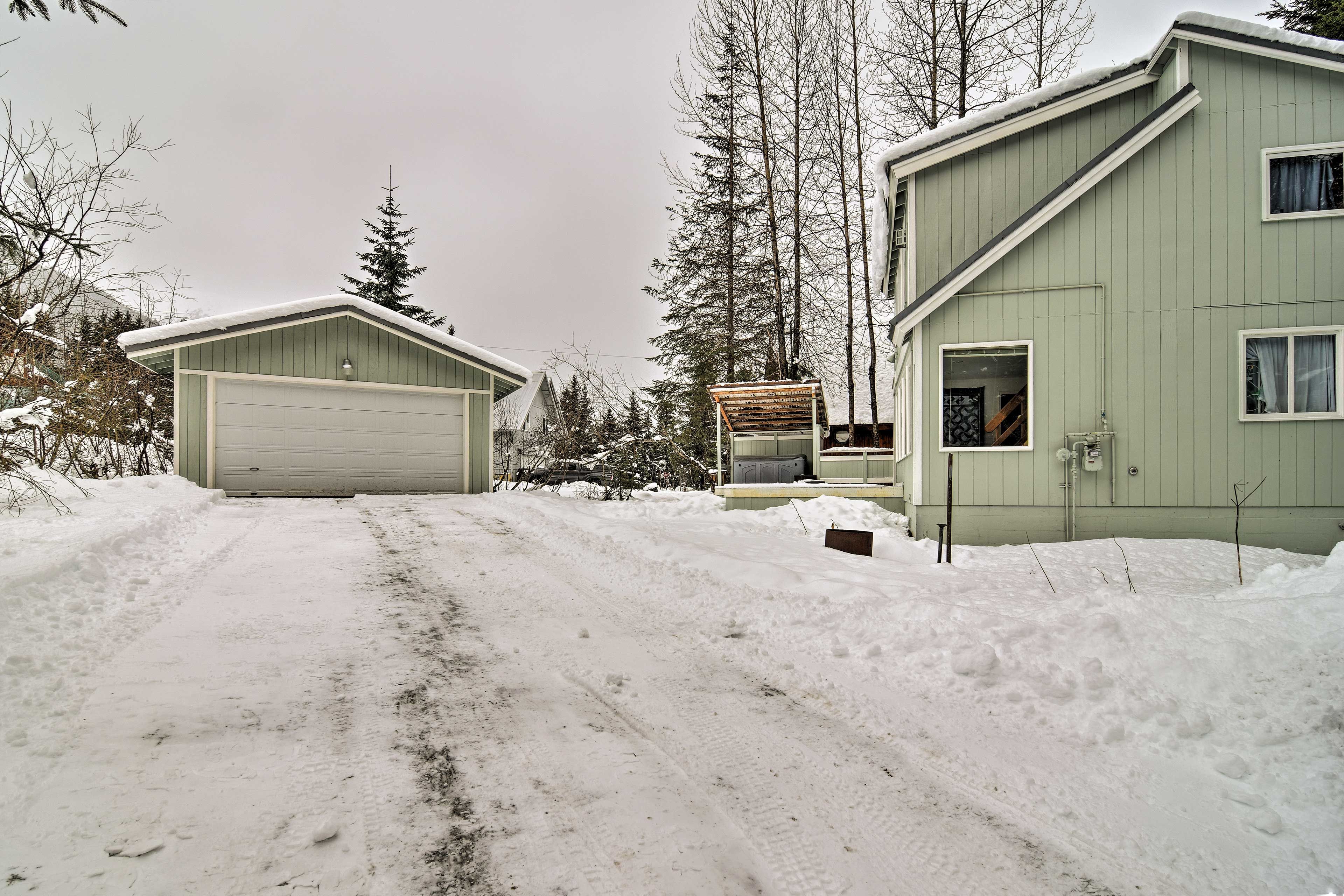 Parking | Driveway (2 Vehicles)
