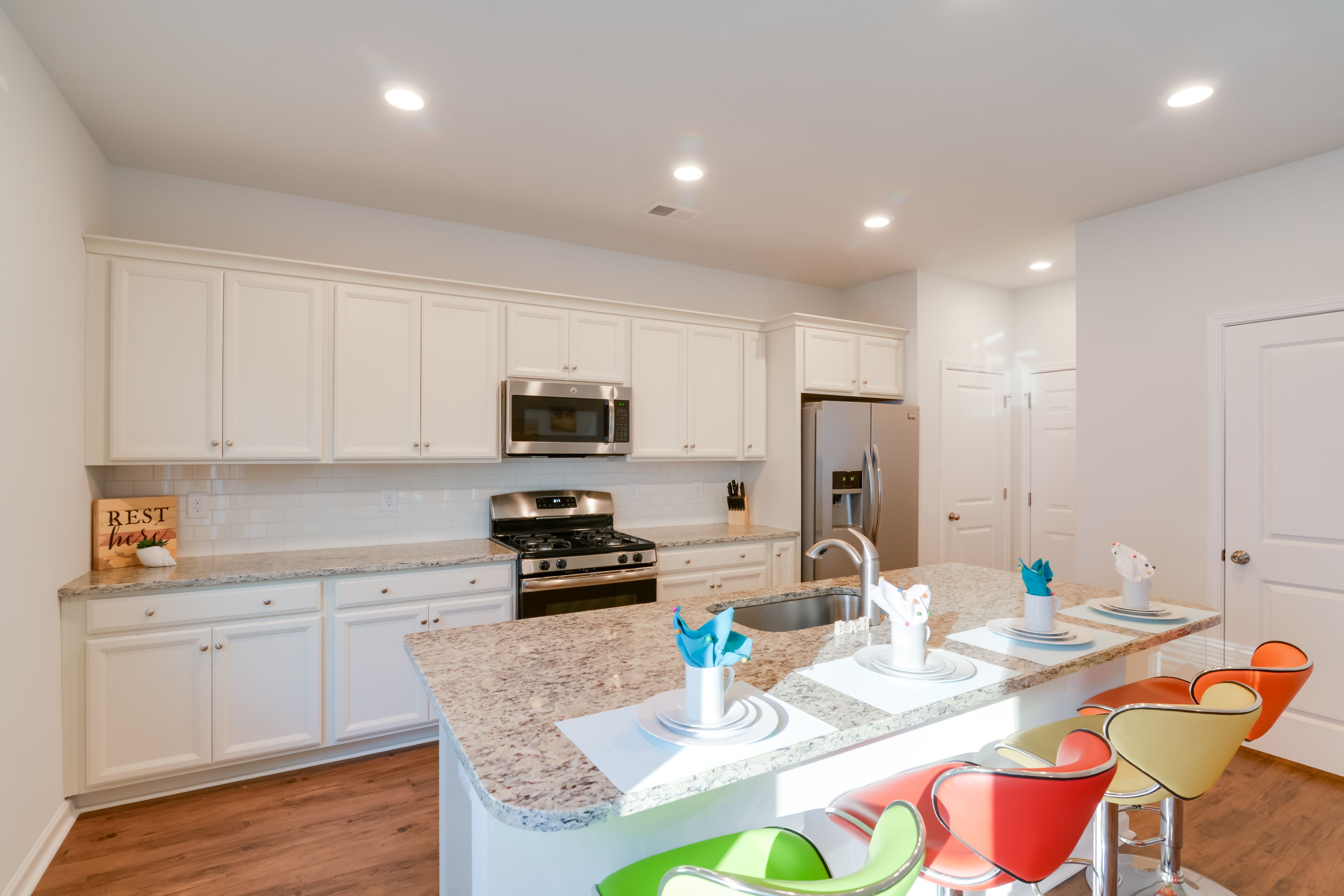 Kitchen | Free WiFi | Open Floor Plan