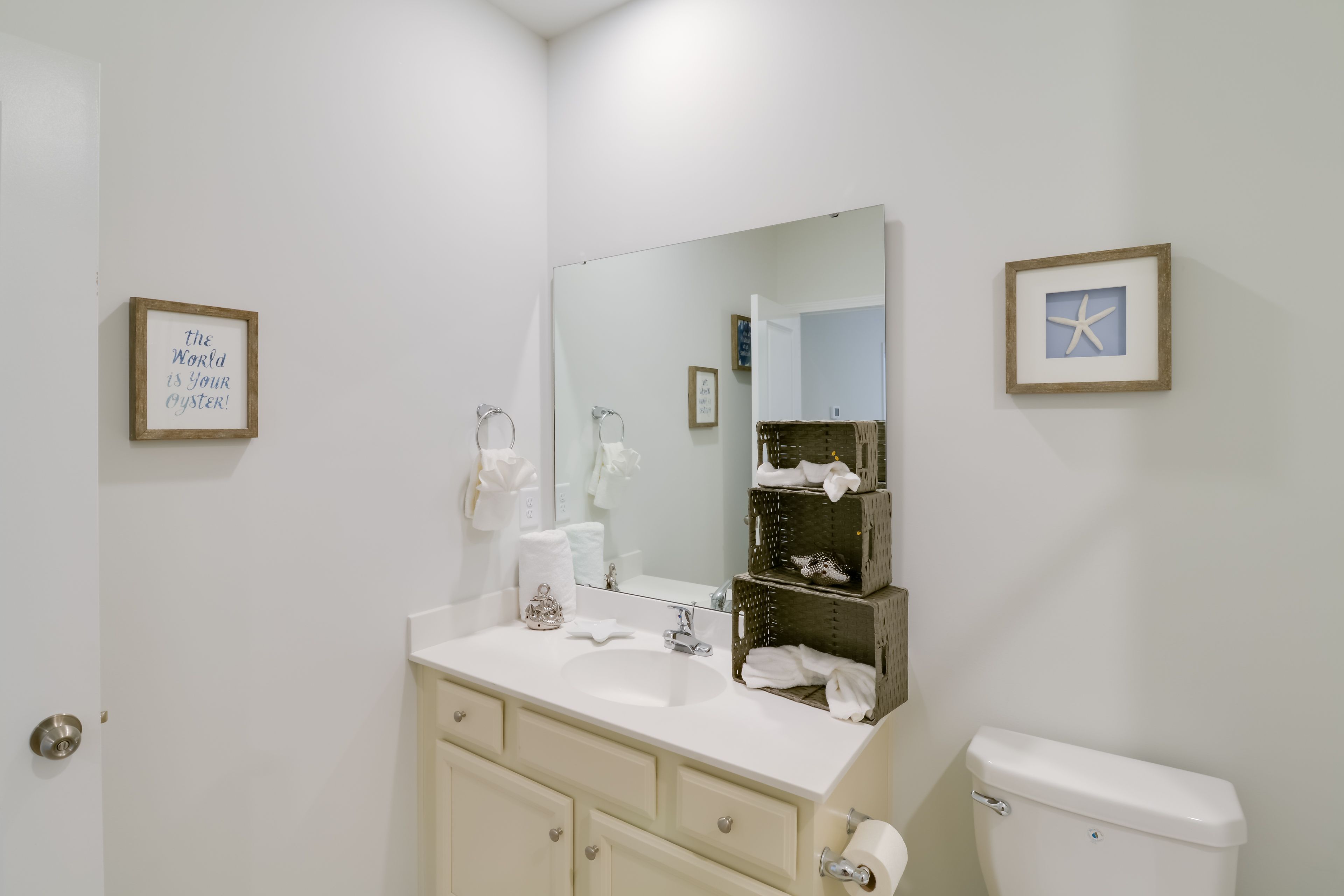 Full Bathroom | Towels & Linens Provided