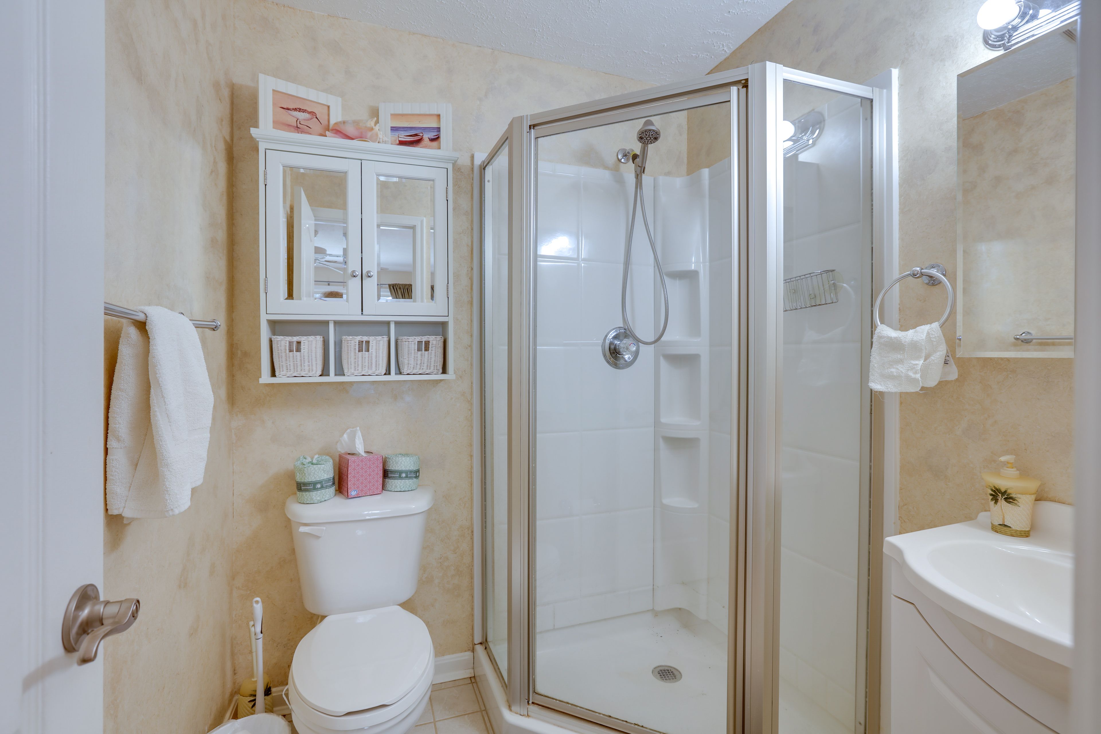 En-Suite Bathroom | Towels Provided