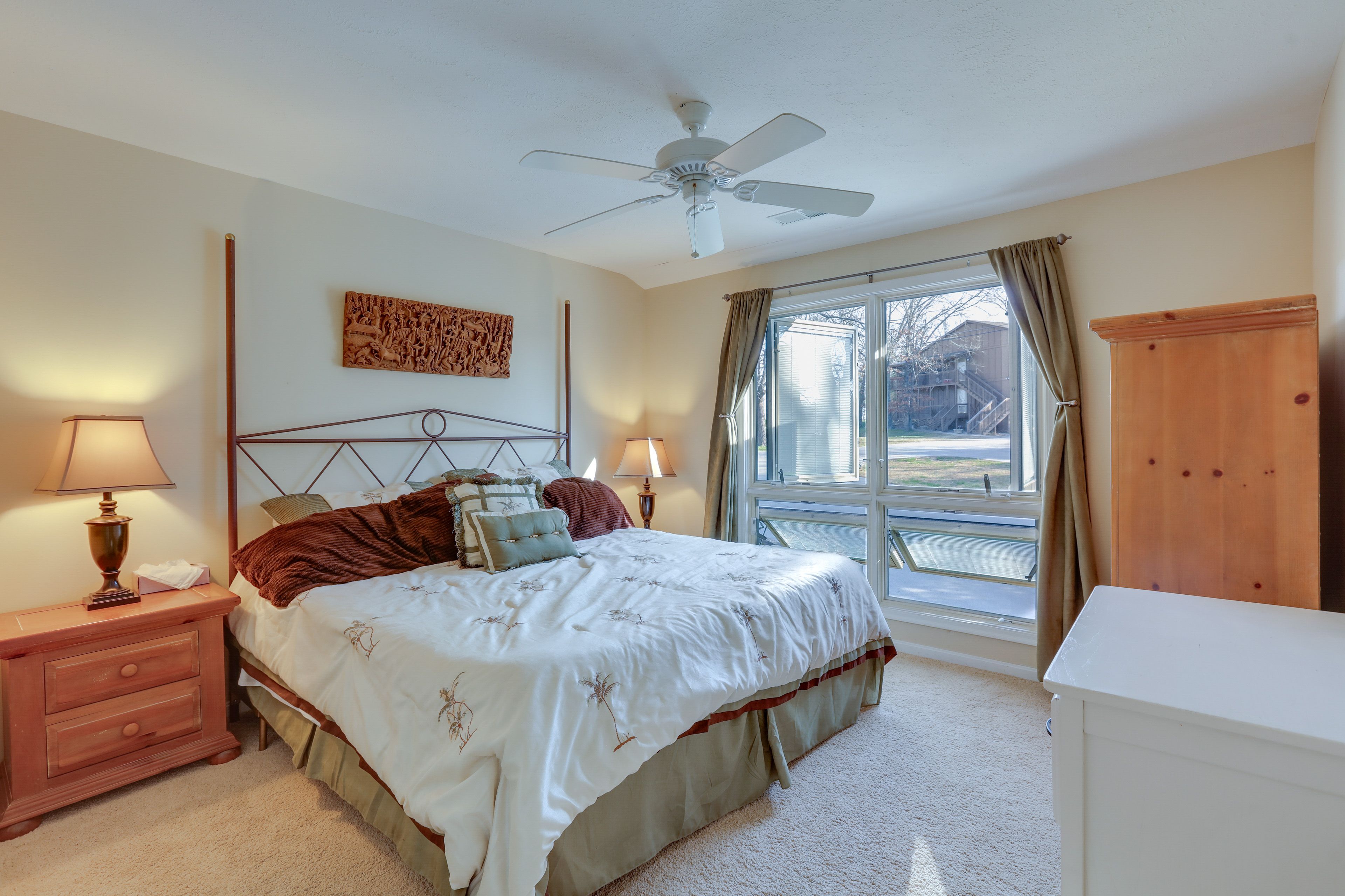 Bedroom 1 | King Bed | En-Suite Bathroom