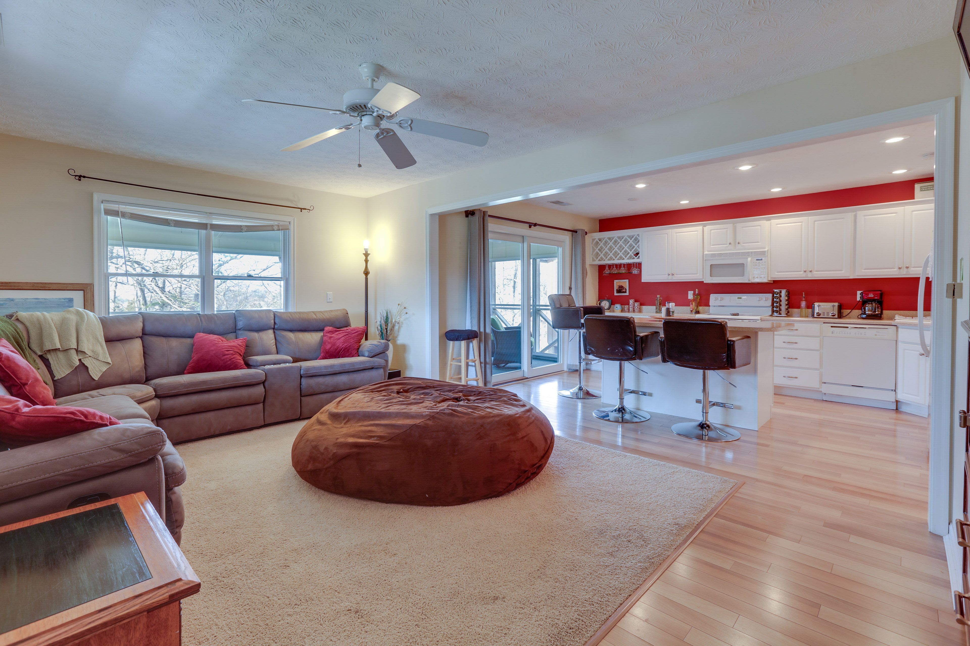Bronston Vacation Rental | 2BR | 2BA | 1,100 Sq Ft | Steps to Access