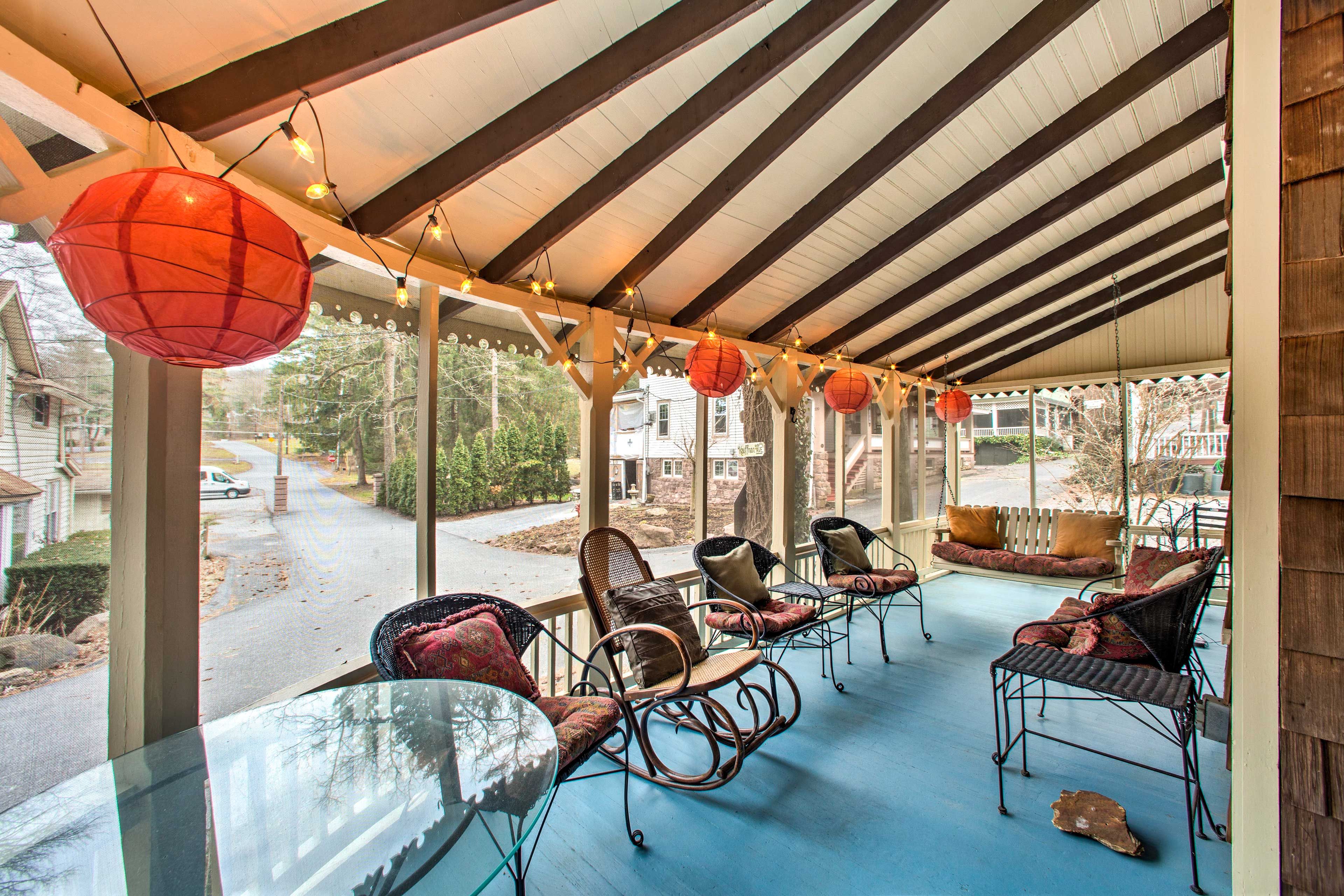 Mount Gretna Vacation Rental | 2BR | 1.5BA | 998 Sq Ft | Stairs Required
