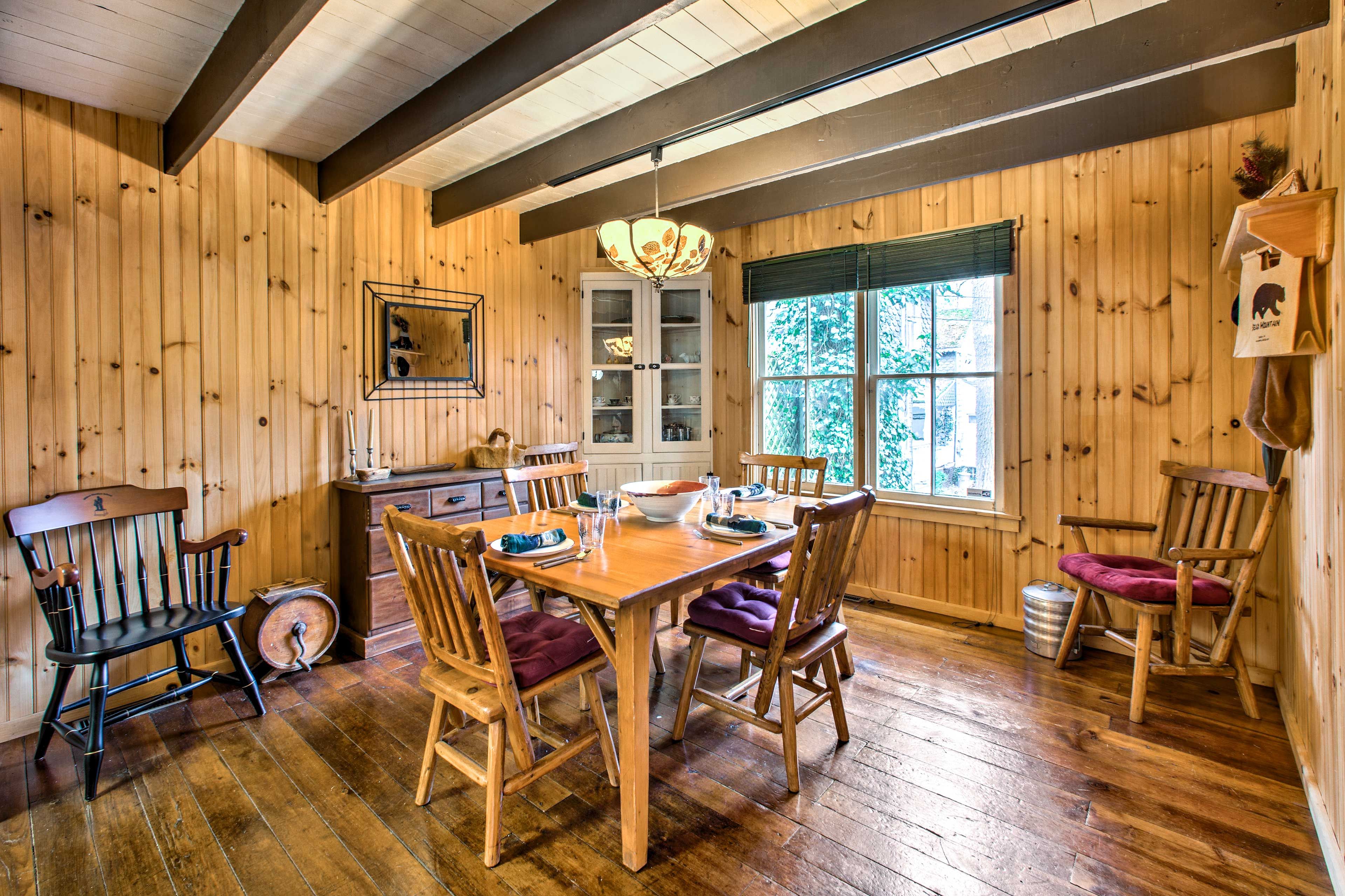 Dining Area | Dishes & Flatware
