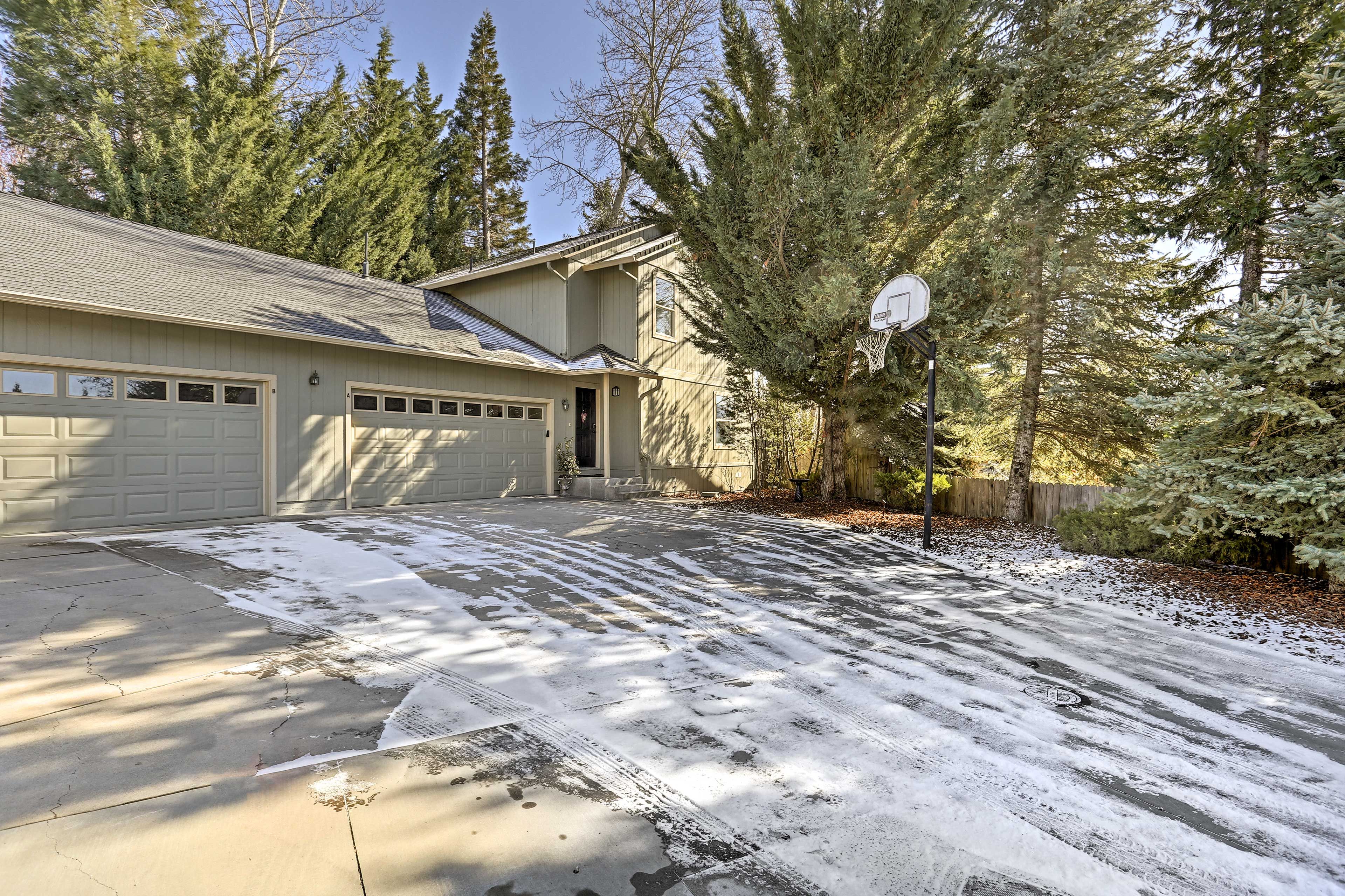 Home Exterior | Driveway Parking (2 Vehicles)