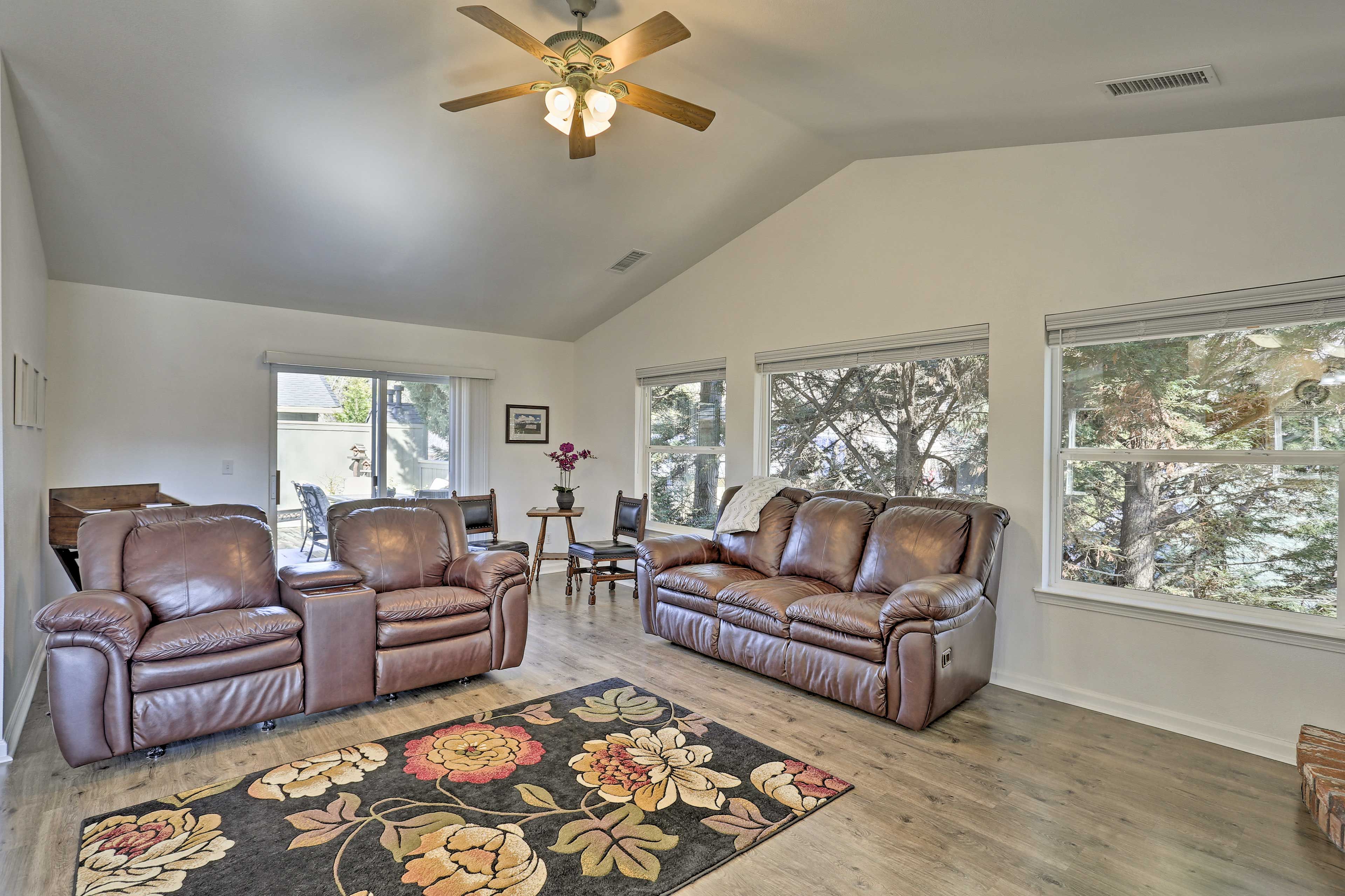 Living Room | Central Heat & A/C | Free WiFi