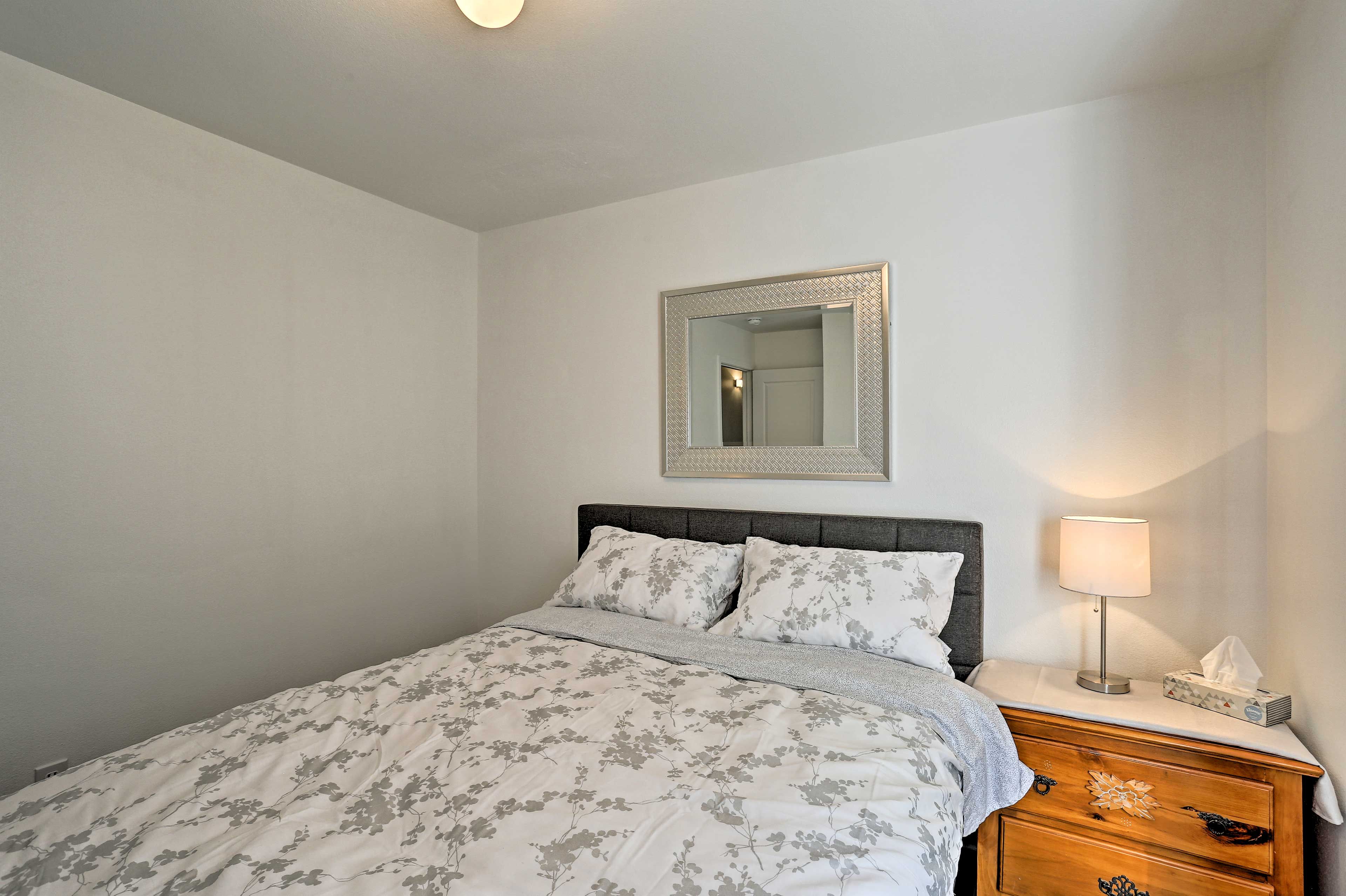 Bedroom 3 | Queen Bed