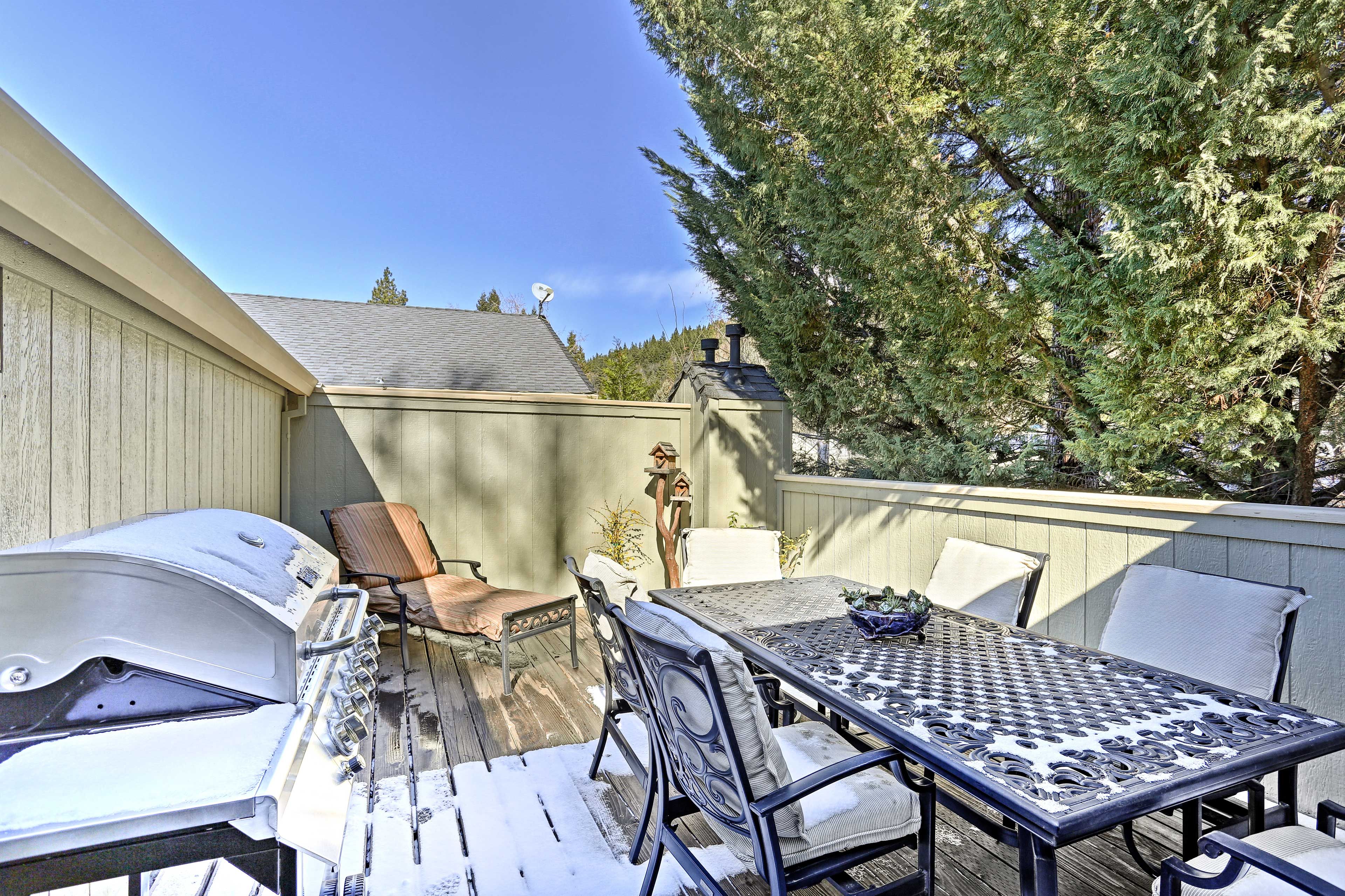 Furnished Deck