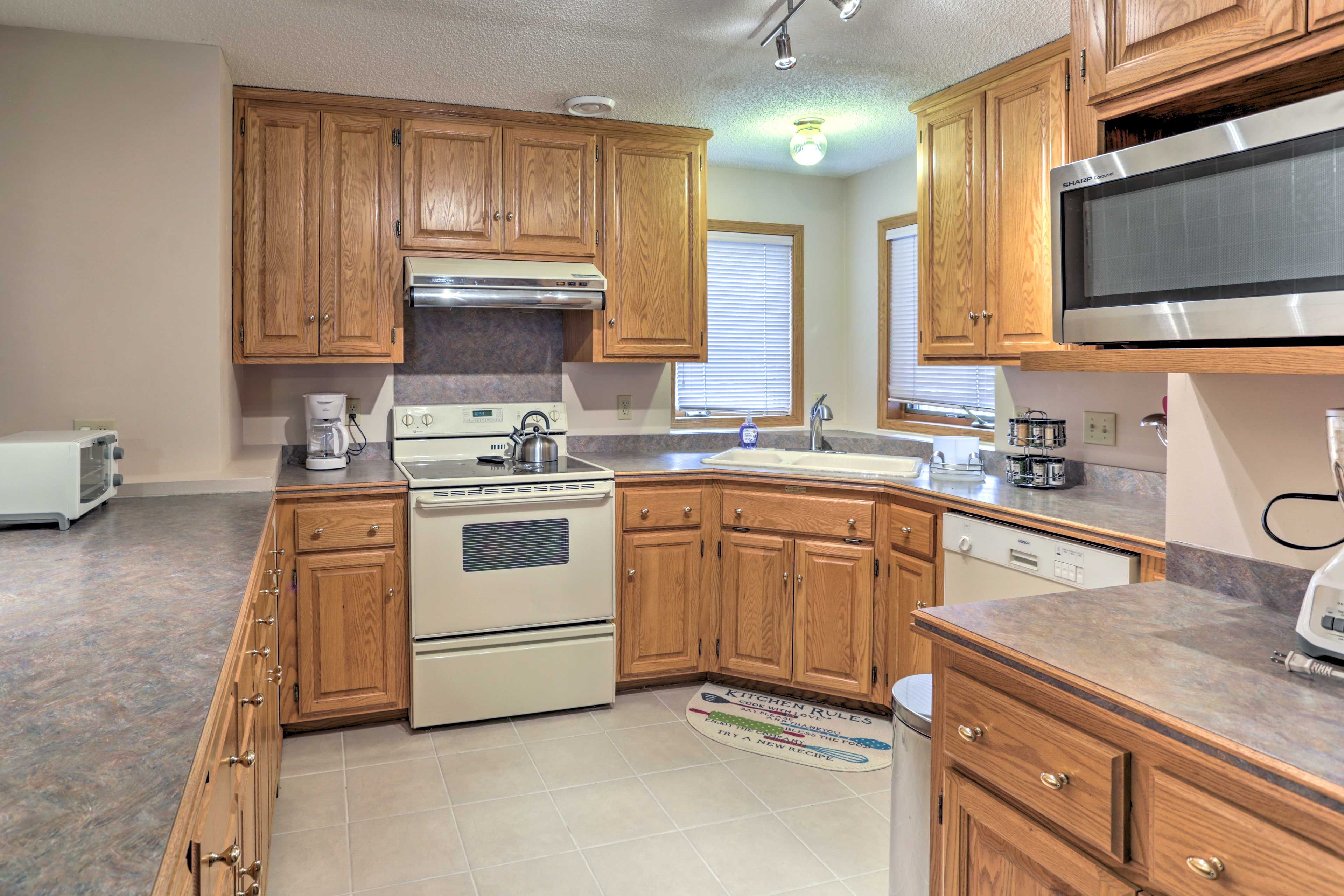 2nd Kitchen | Basement | Cooking Basics | Dishware/Flatware