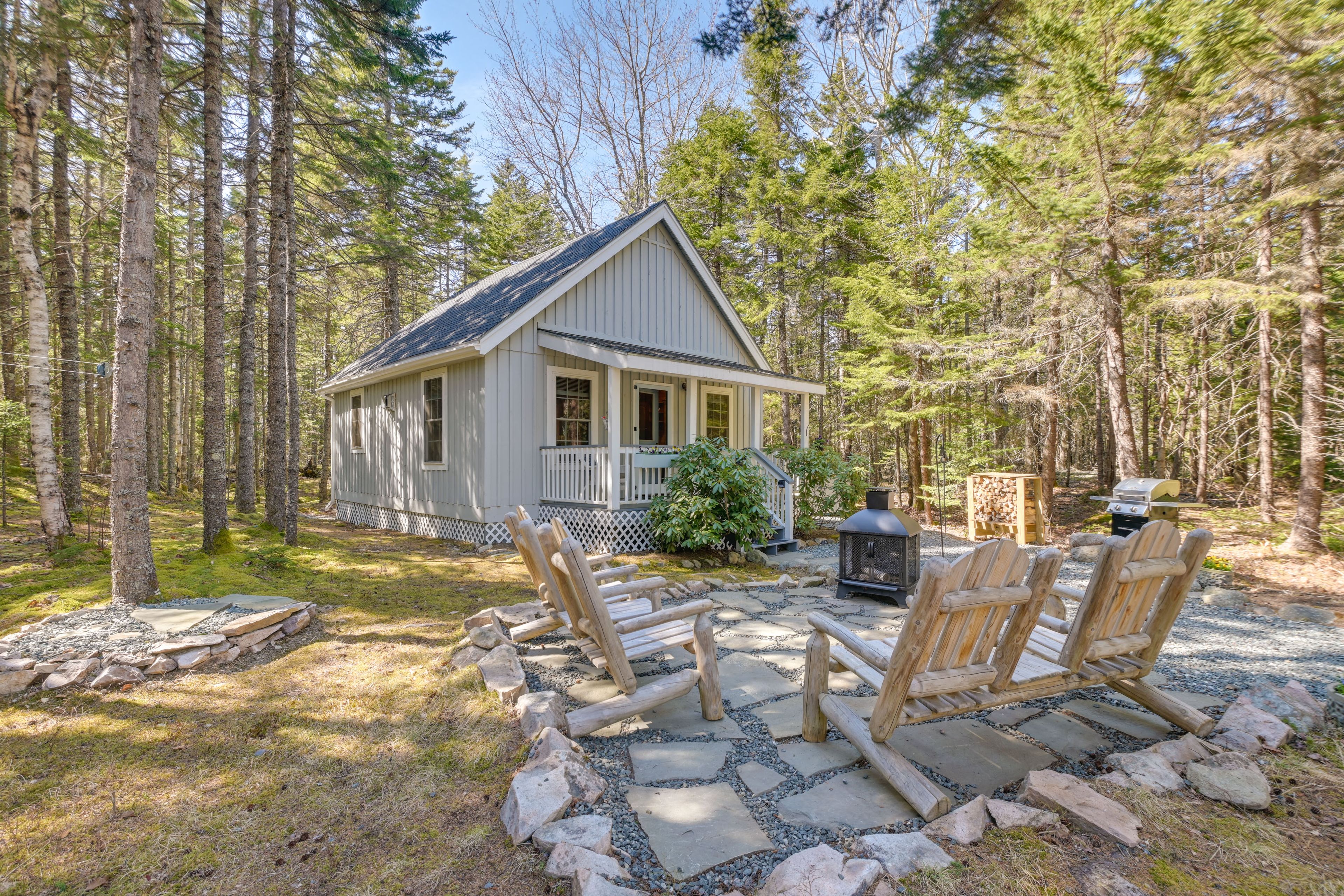 Private Patio | Gas Grill