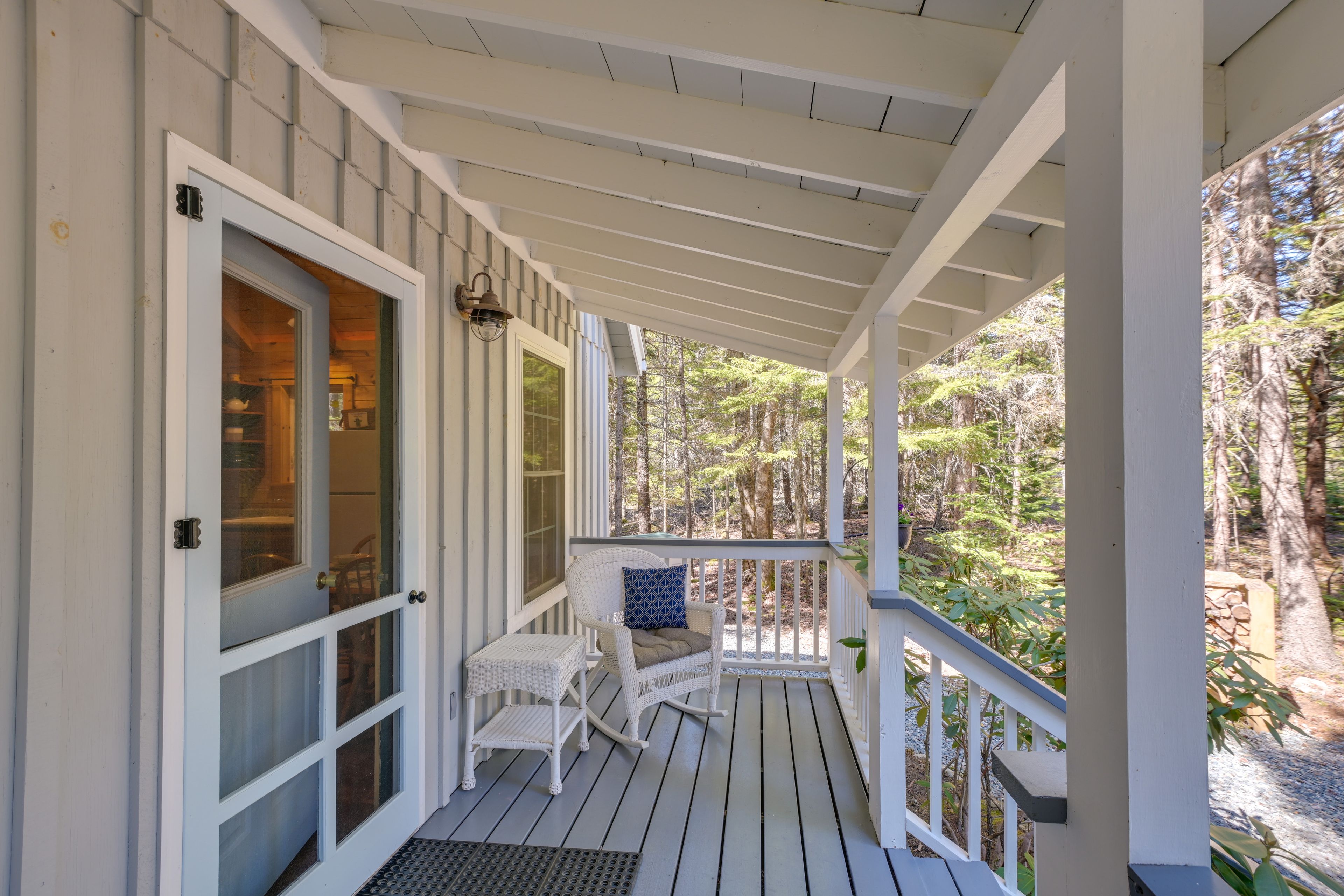 Screened-In Porch