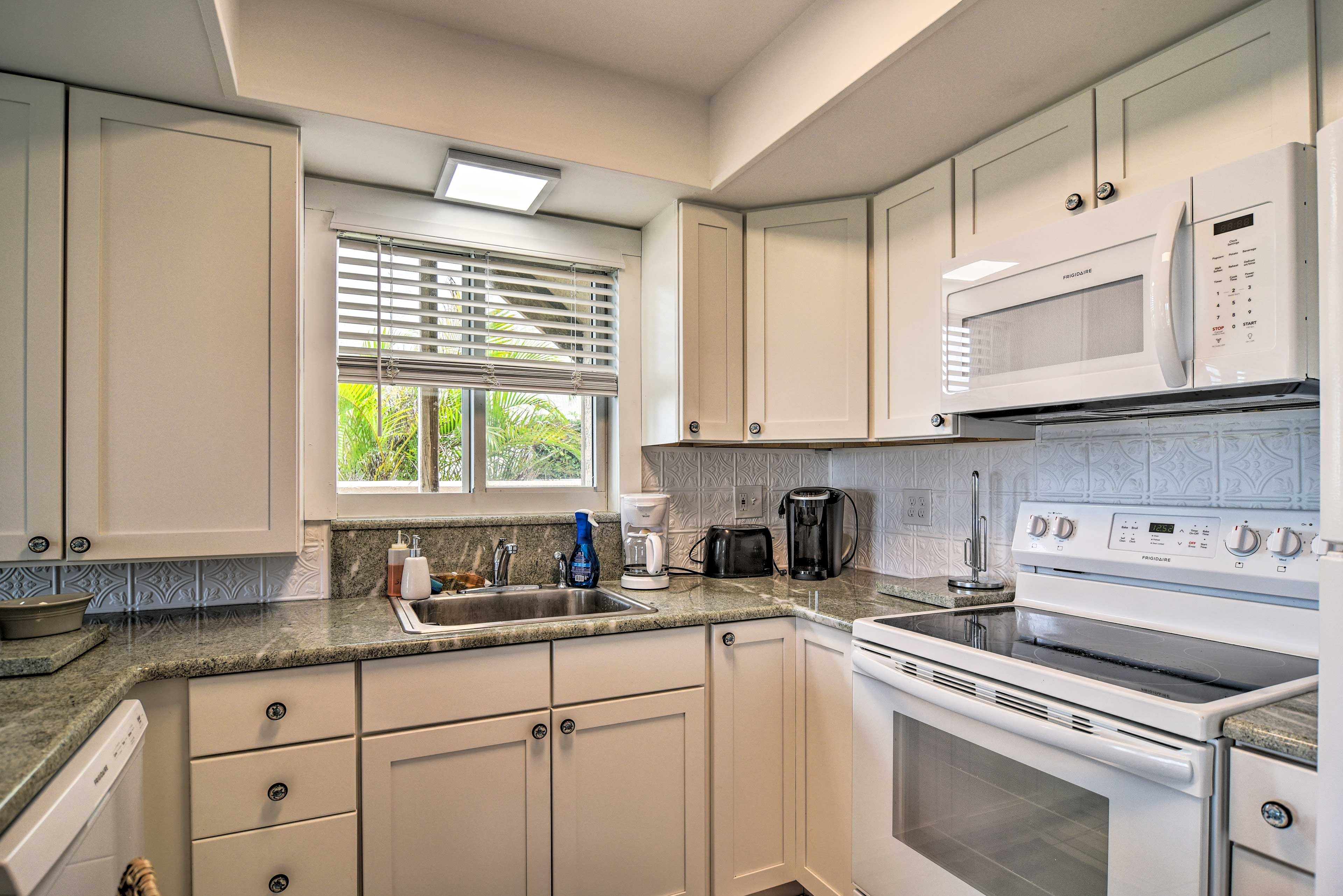 Kitchen | Cooking Basics | Coffee Maker | Paper Towels/Trash Bags Provided