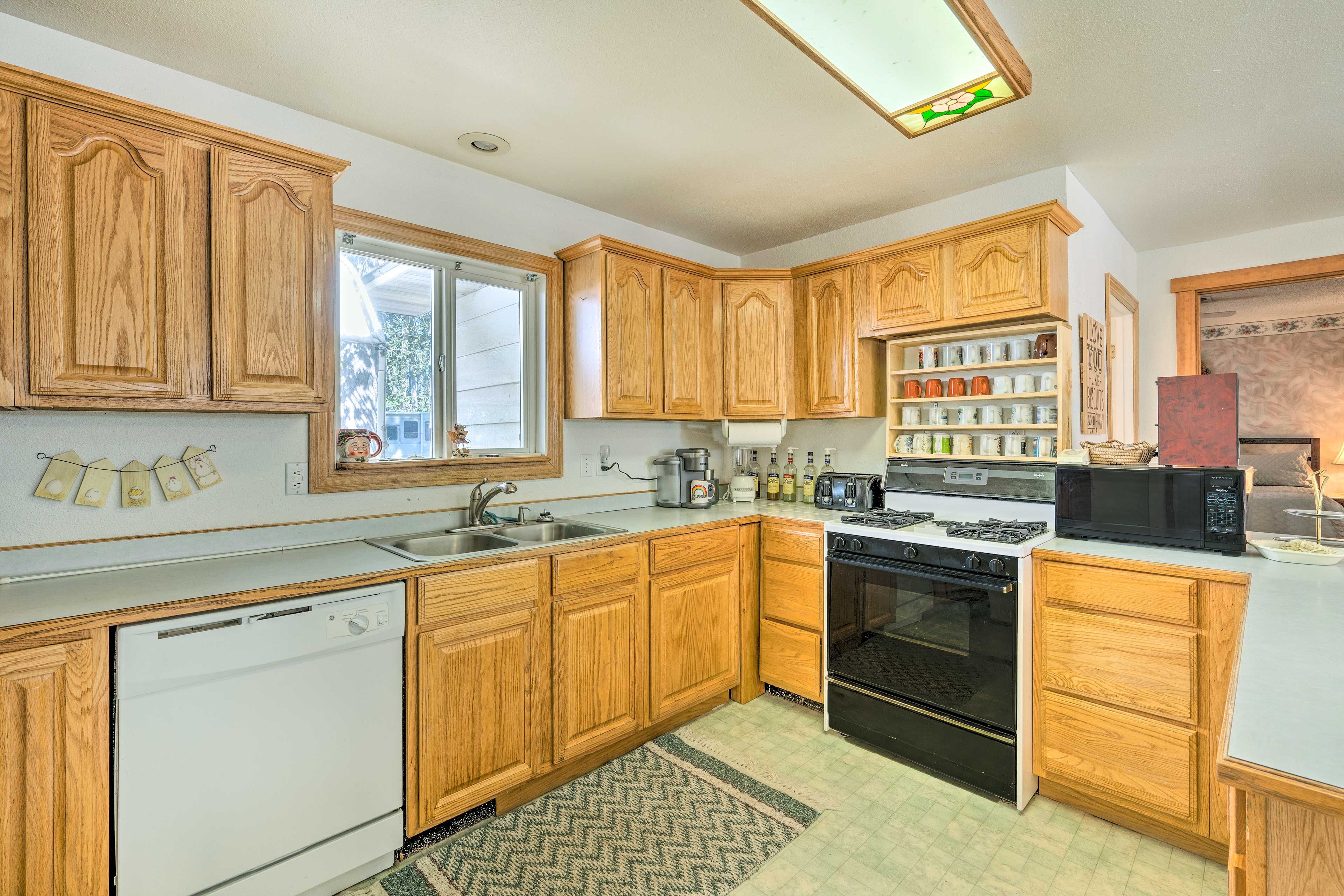 Kitchen | Keyless Entry | Wireless Internet