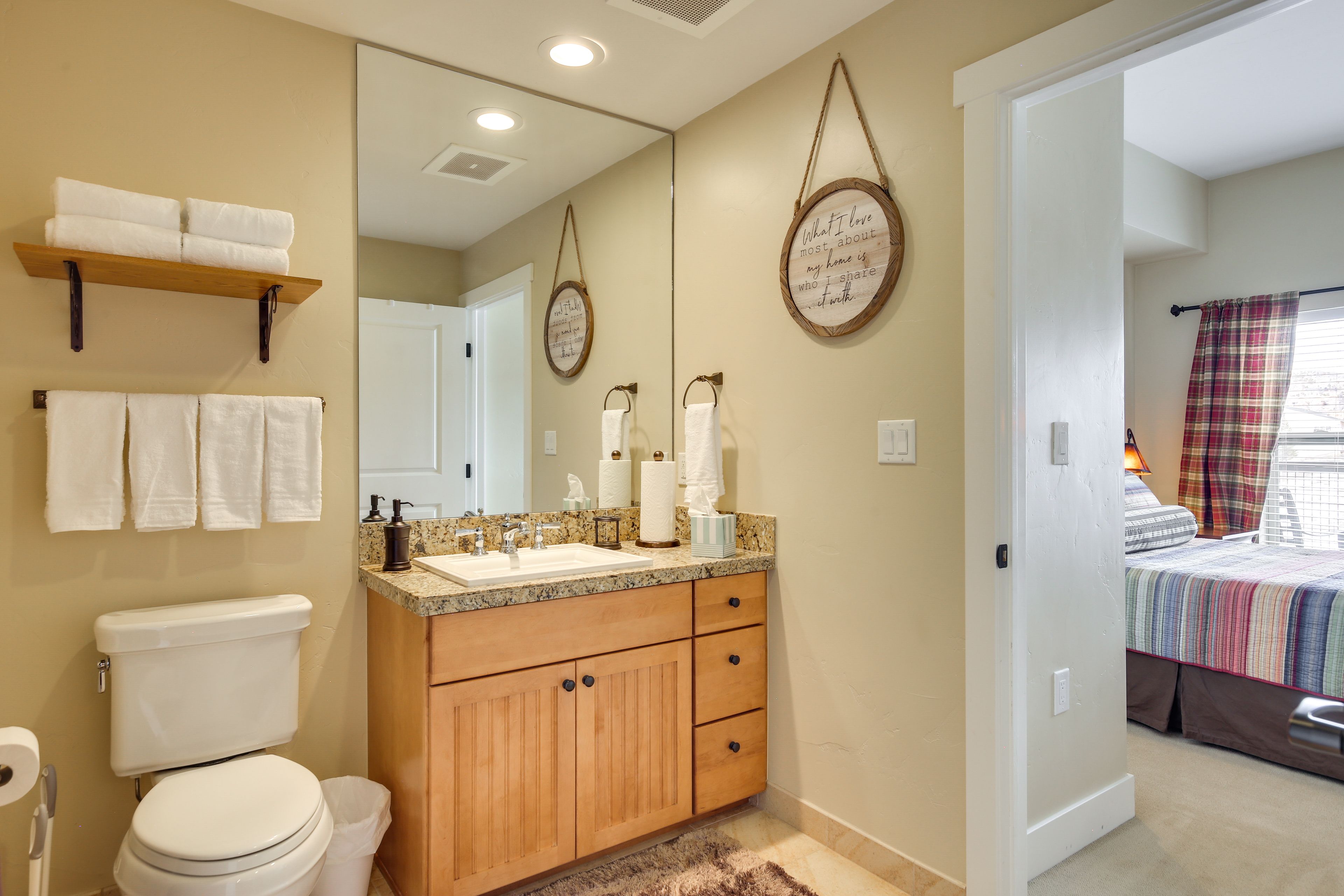 En-Suite Bathroom | Towels & Linens Provided