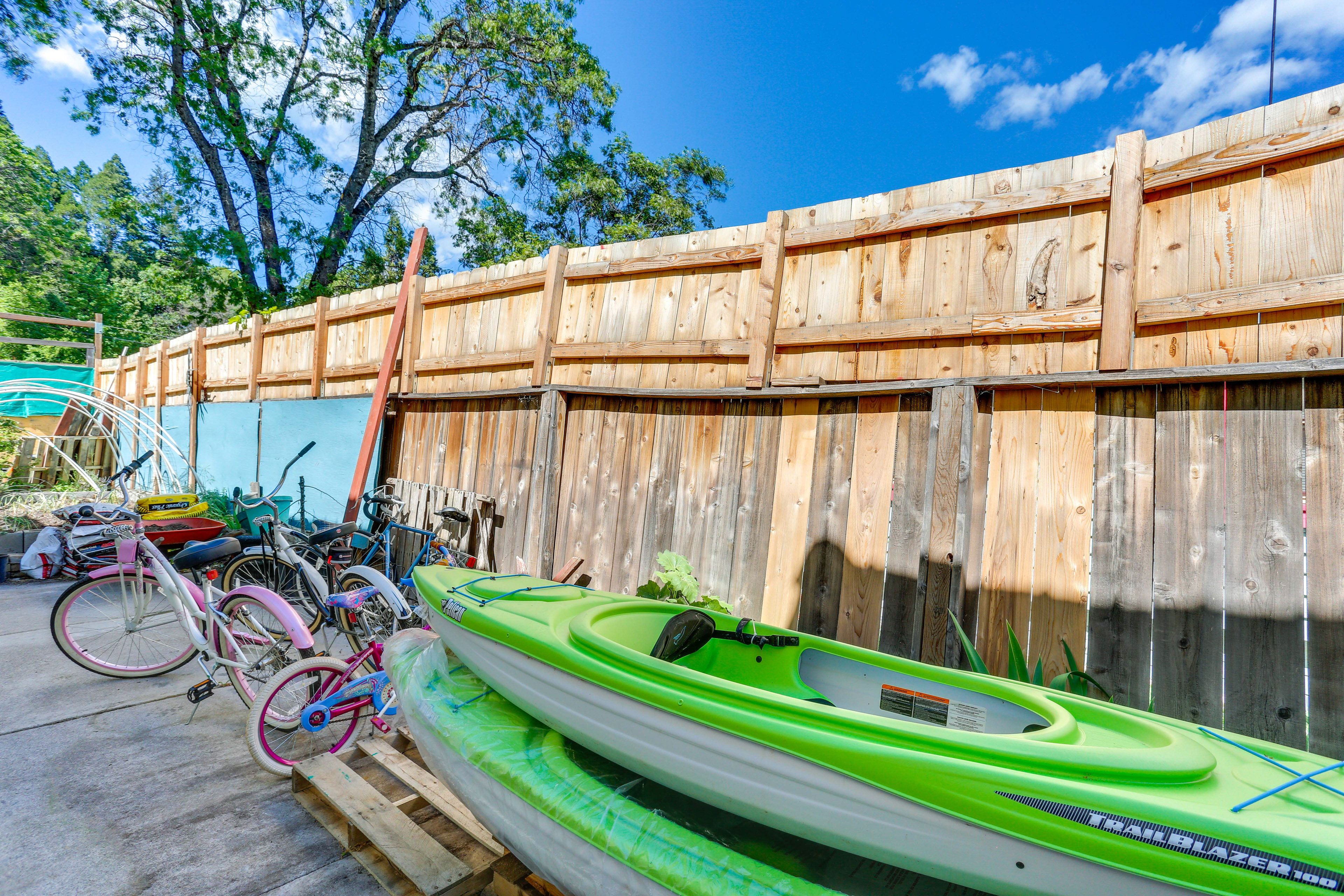 Kayaks, Bikes, and Canoe Available w/ Fee