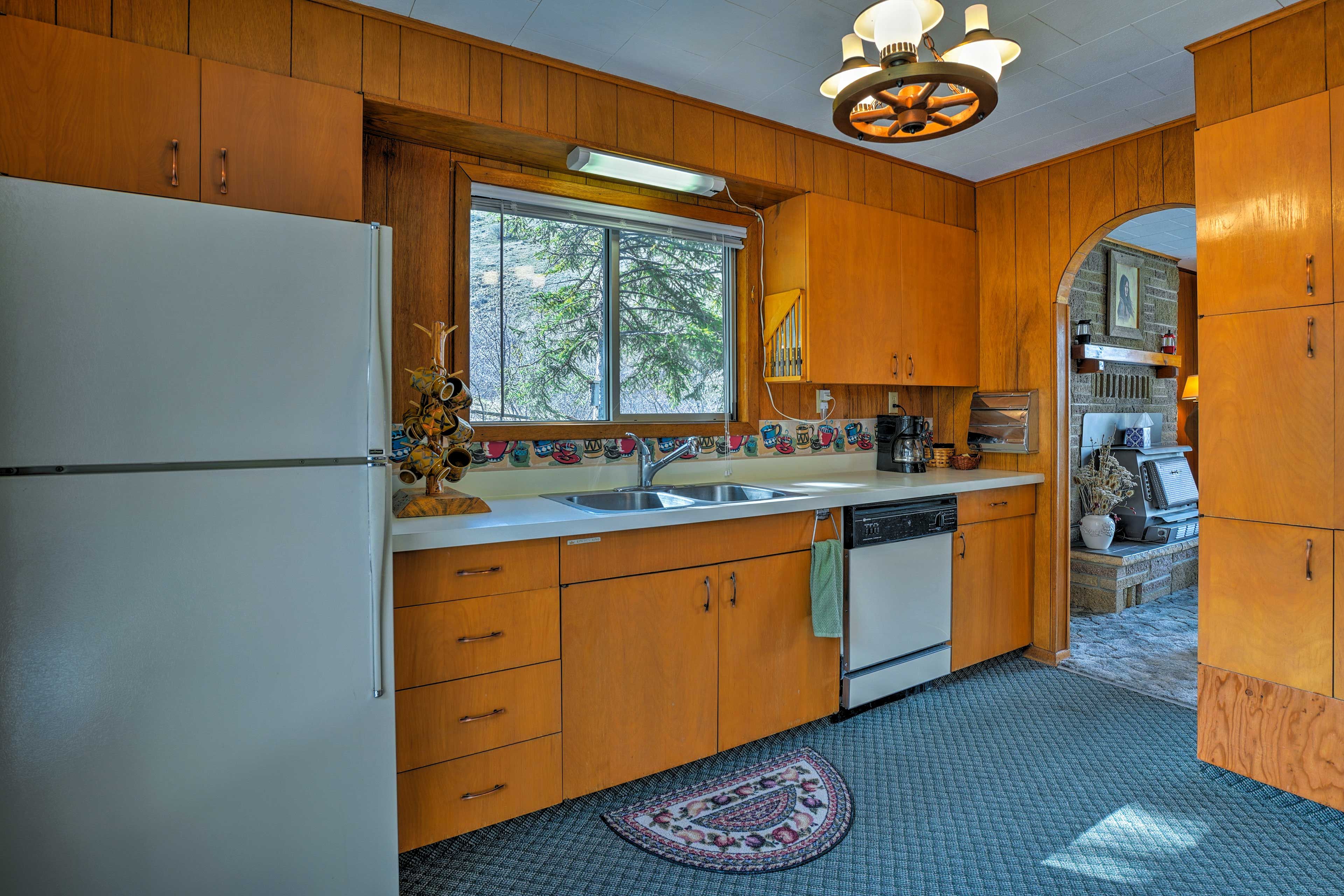 Enjoy ample counter and cabinet space to prepare meals for your party of 8.