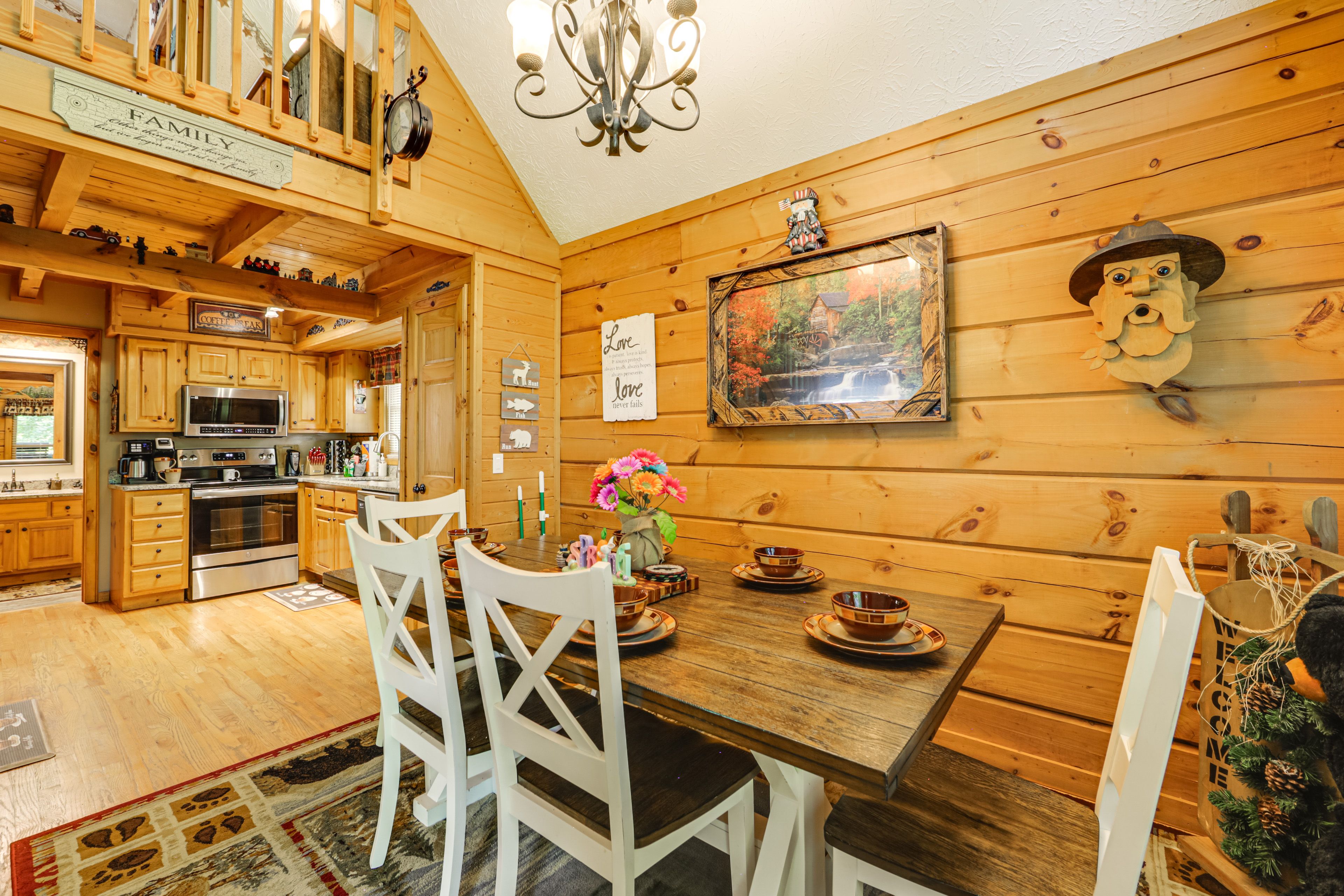 Dining Area | Dishware Provided