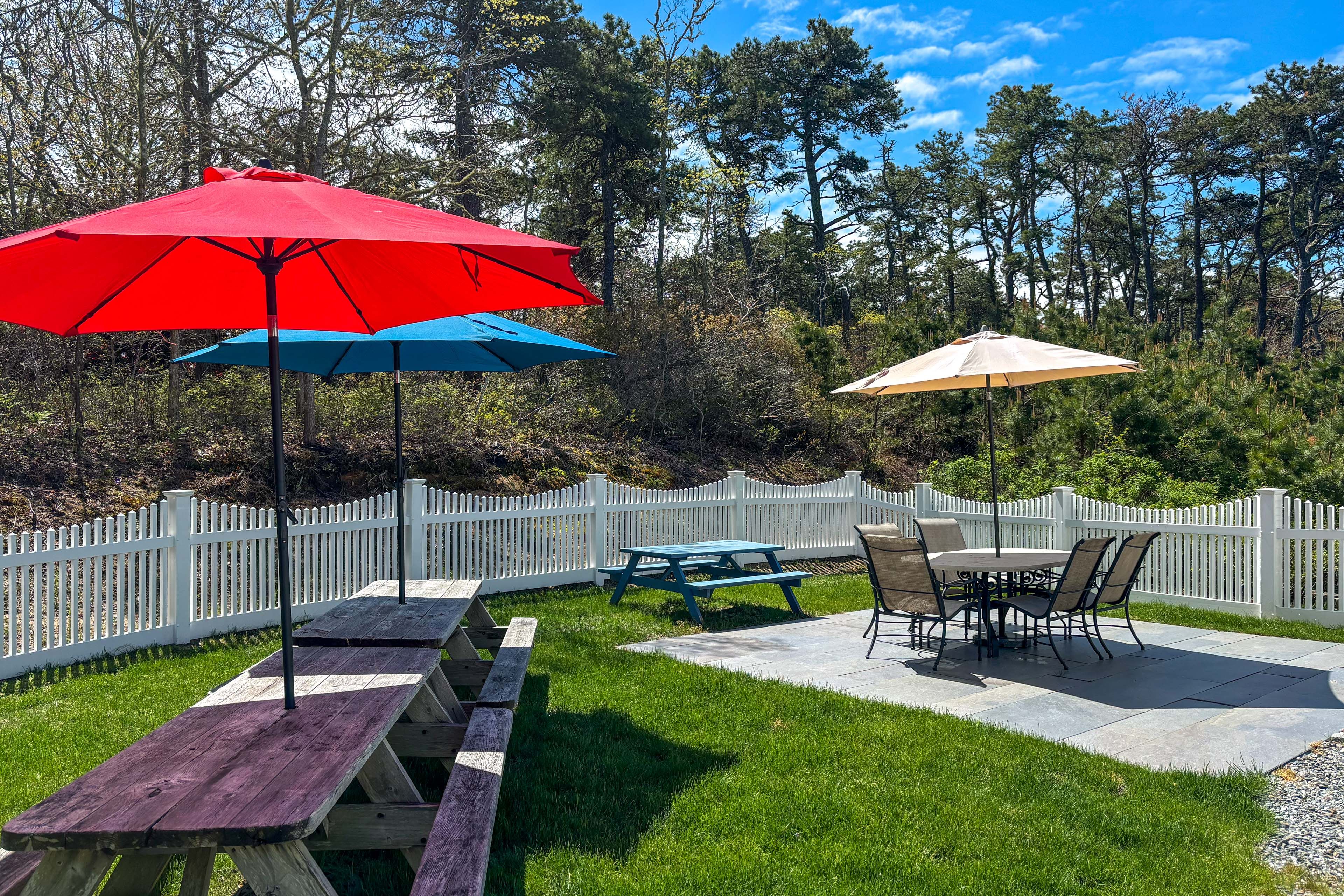 Outdoor Space | Picnic Areas w/ Grills