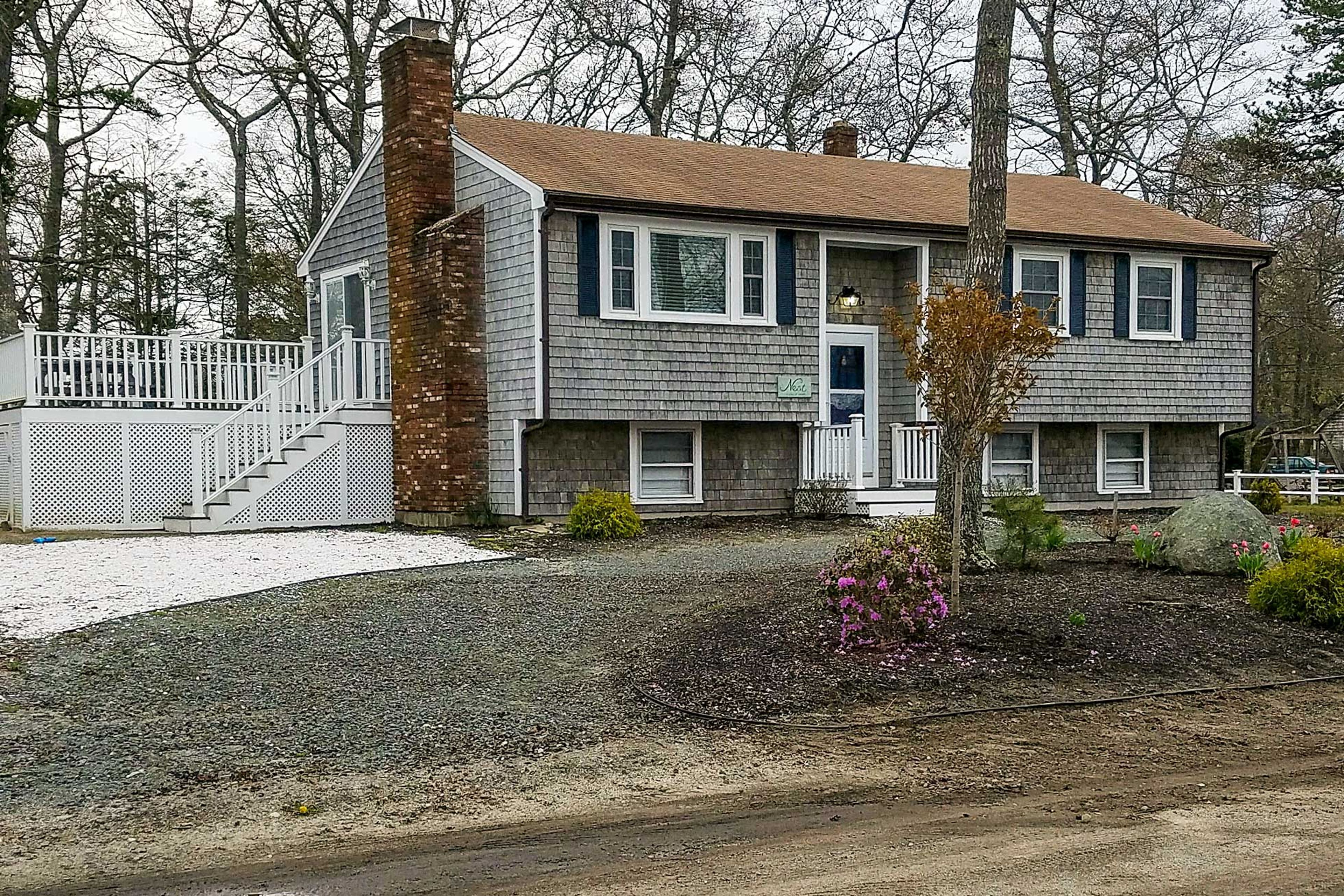 Exterior | Driveway Parking (9 Vehicles)