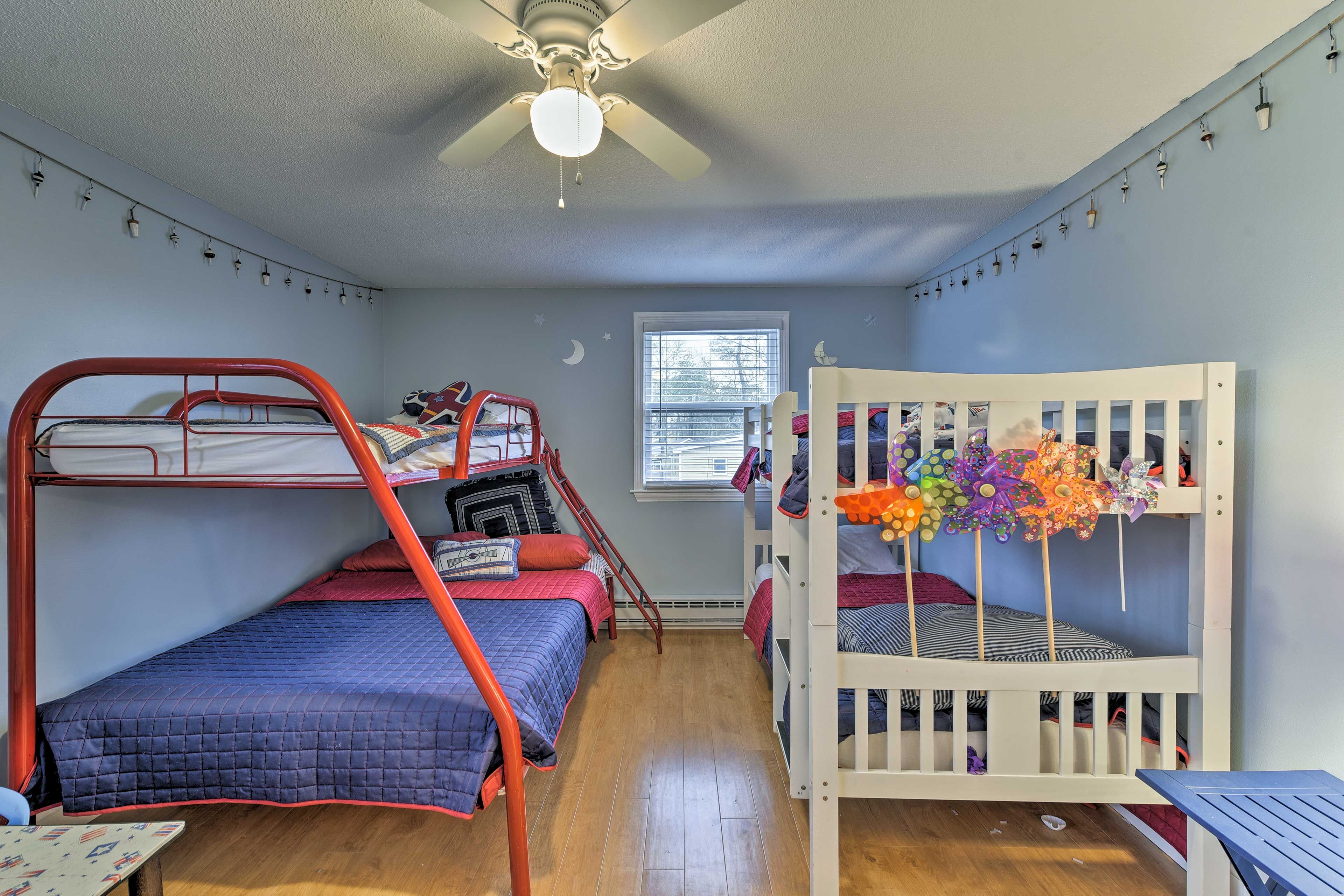 Bedroom 4 | Twin/Full Bunk Bed | Twin Bunk Bed