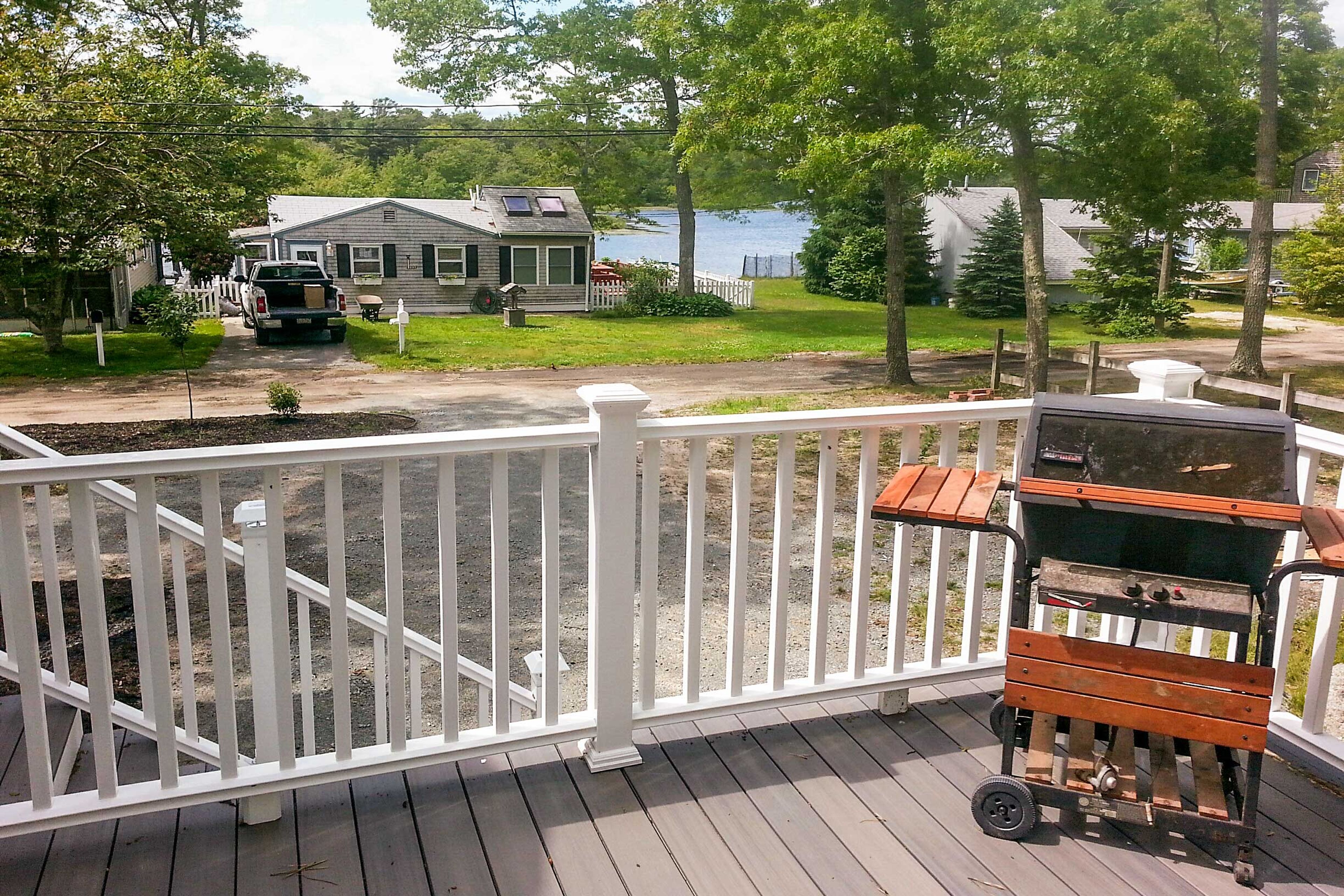 Private Deck w/ Gas Grill