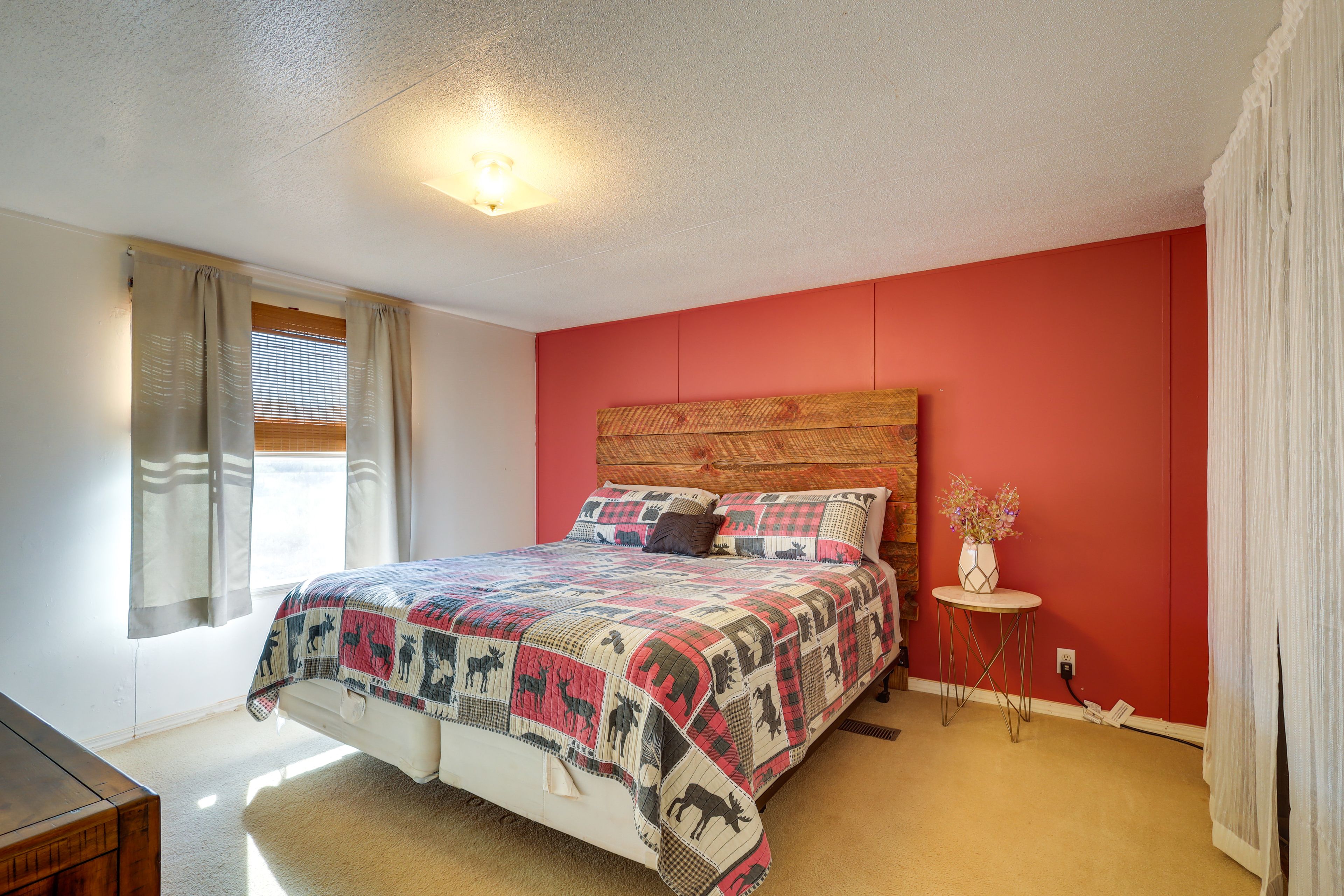 Bedroom 1 | King Bed