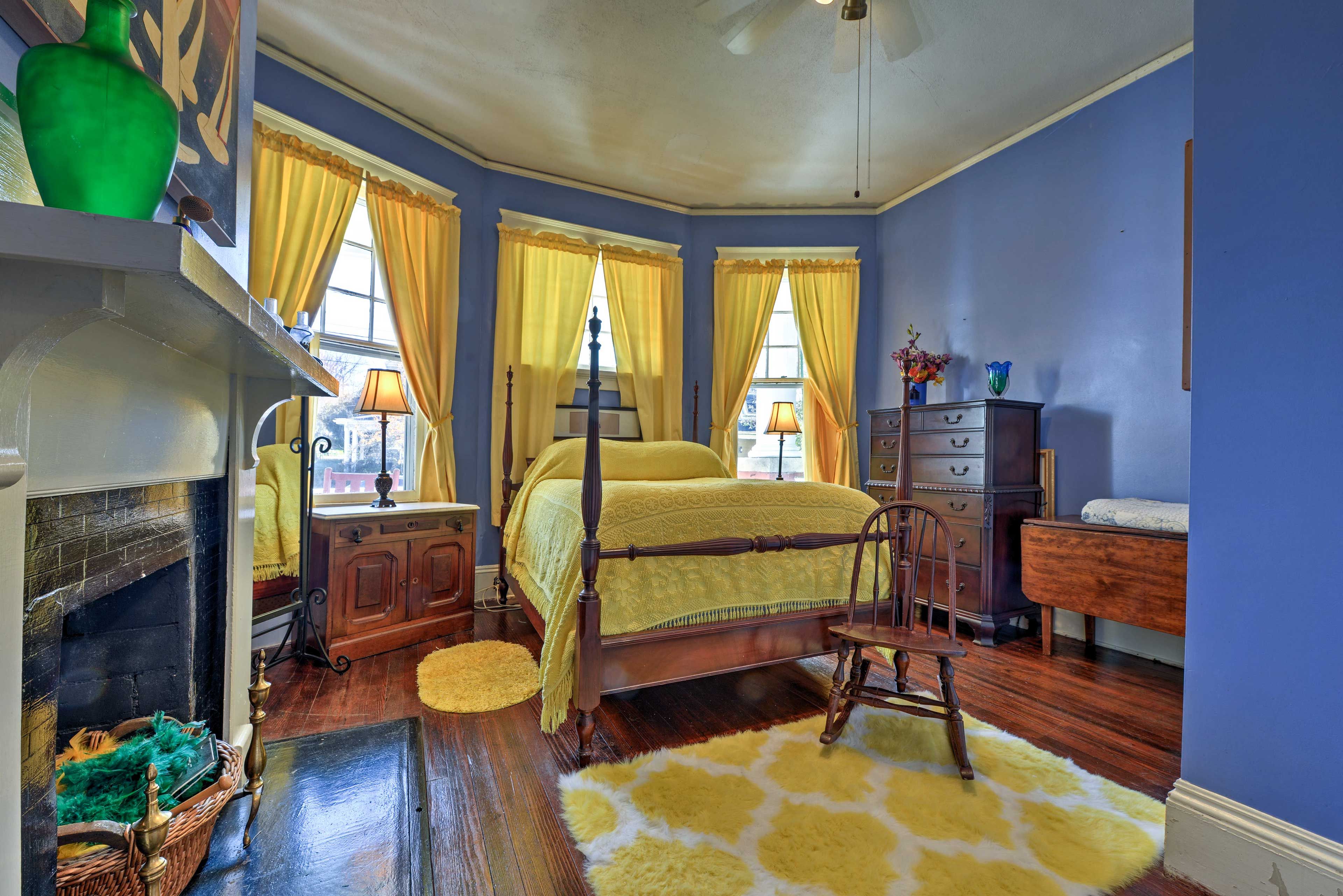 Curl up in the full bed for a peaceful slumber.