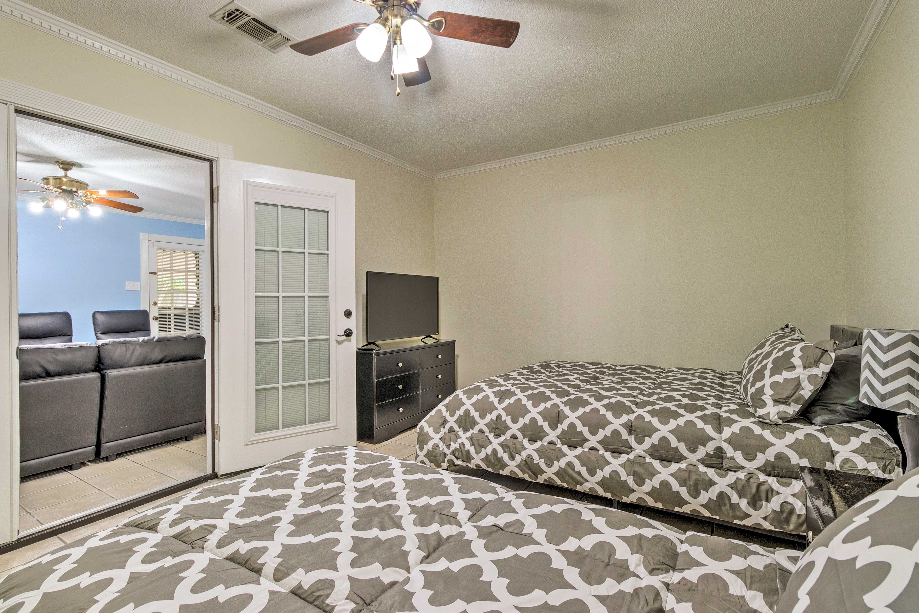 The additional 3 bedrooms all feature a queen and twin bed.