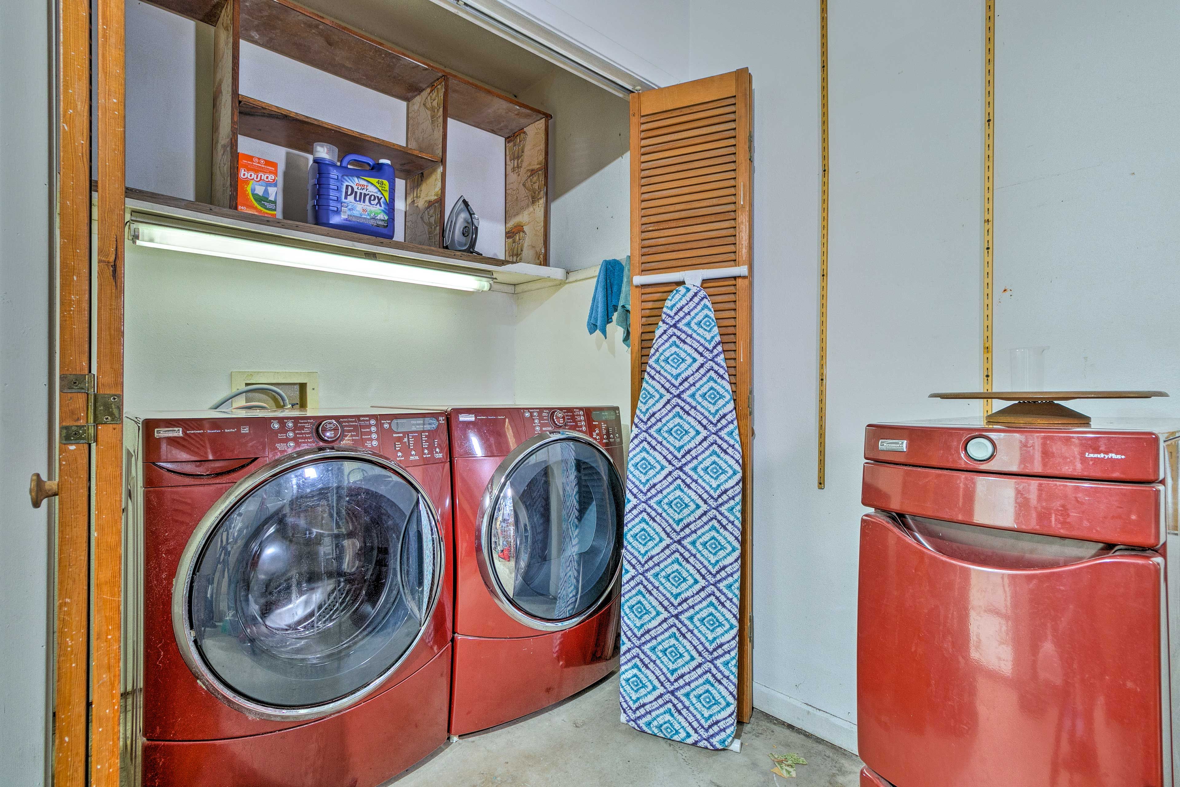 Keep clothes fresh and clean with the in-unit laundry machines.