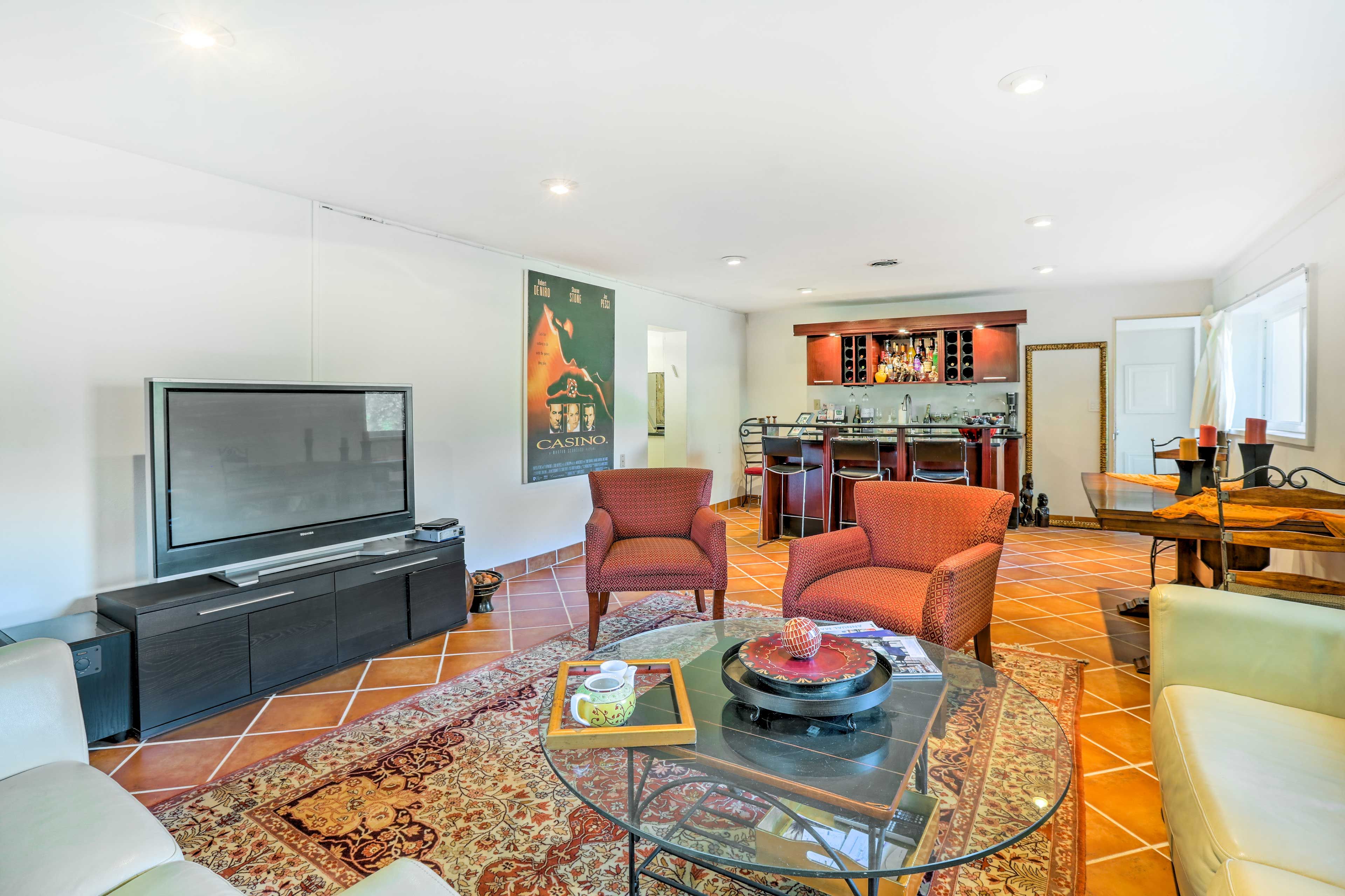 Cincinnati Vacation Rental | 1BR | 1BA | 1,500 Sq Ft | Step-Free Access