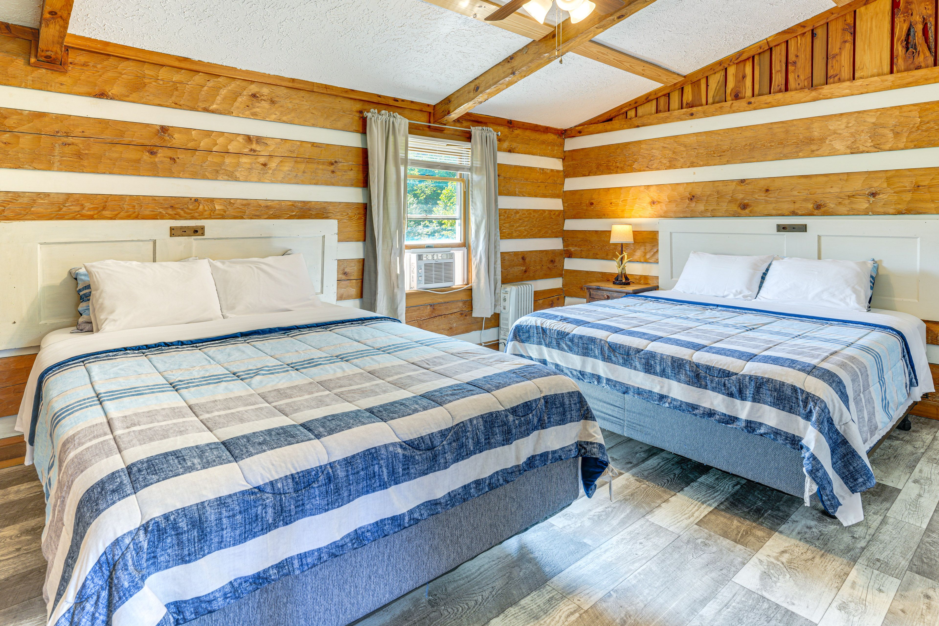 Bedroom 1 | 2 Queen Beds