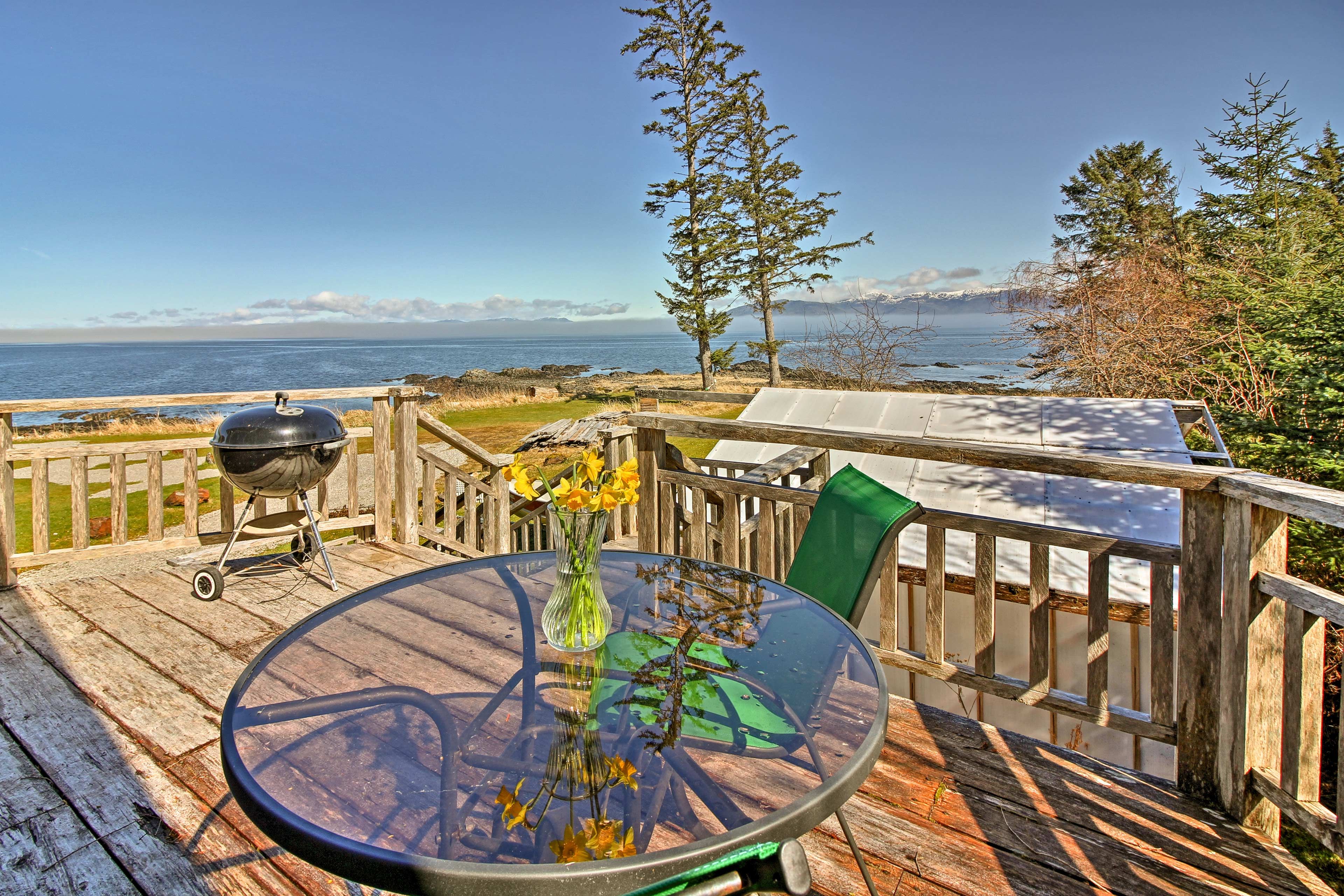 Deck | Views of the Clarence Strait | Charcoal Grill