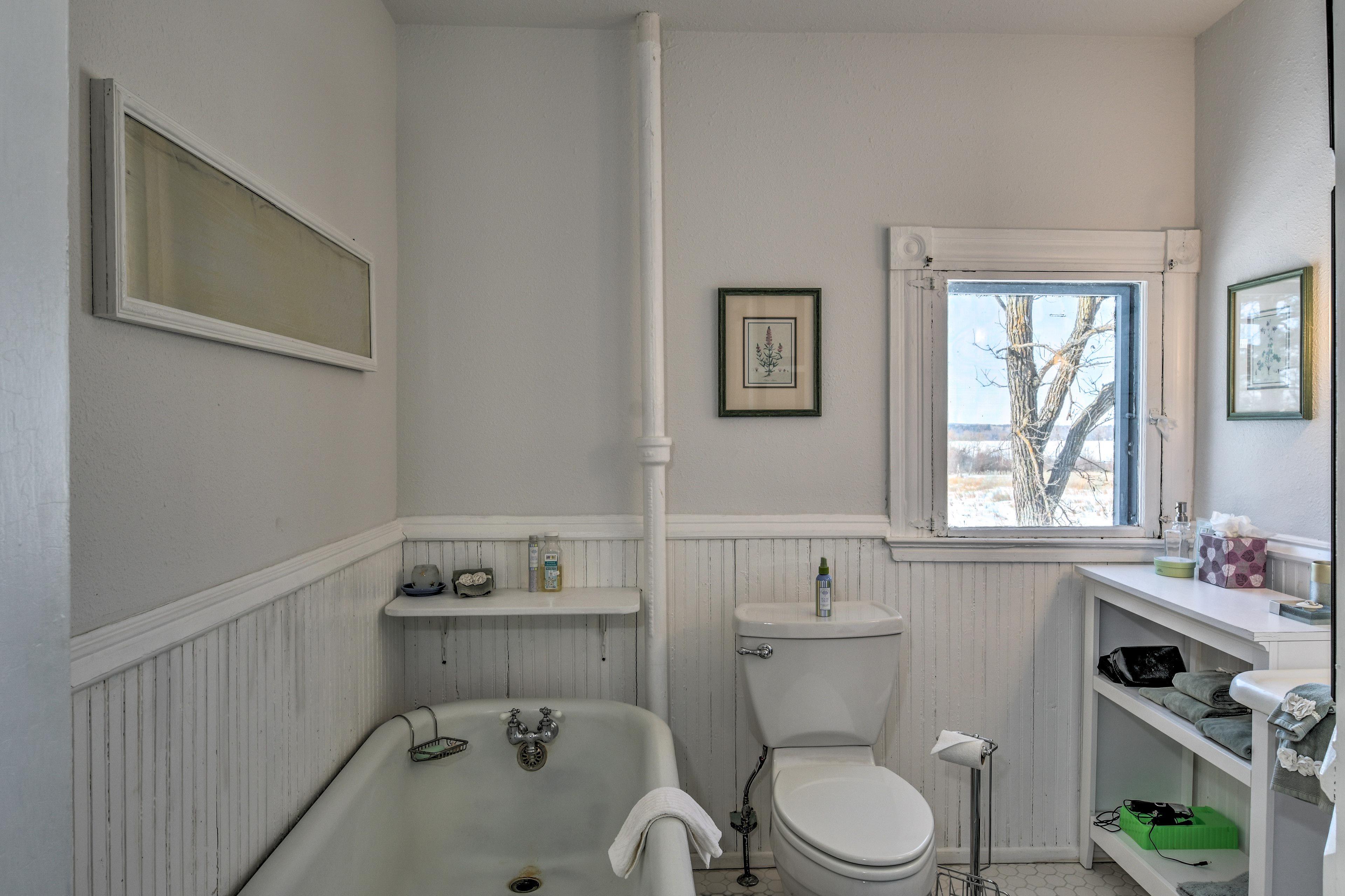 Full Bathroom