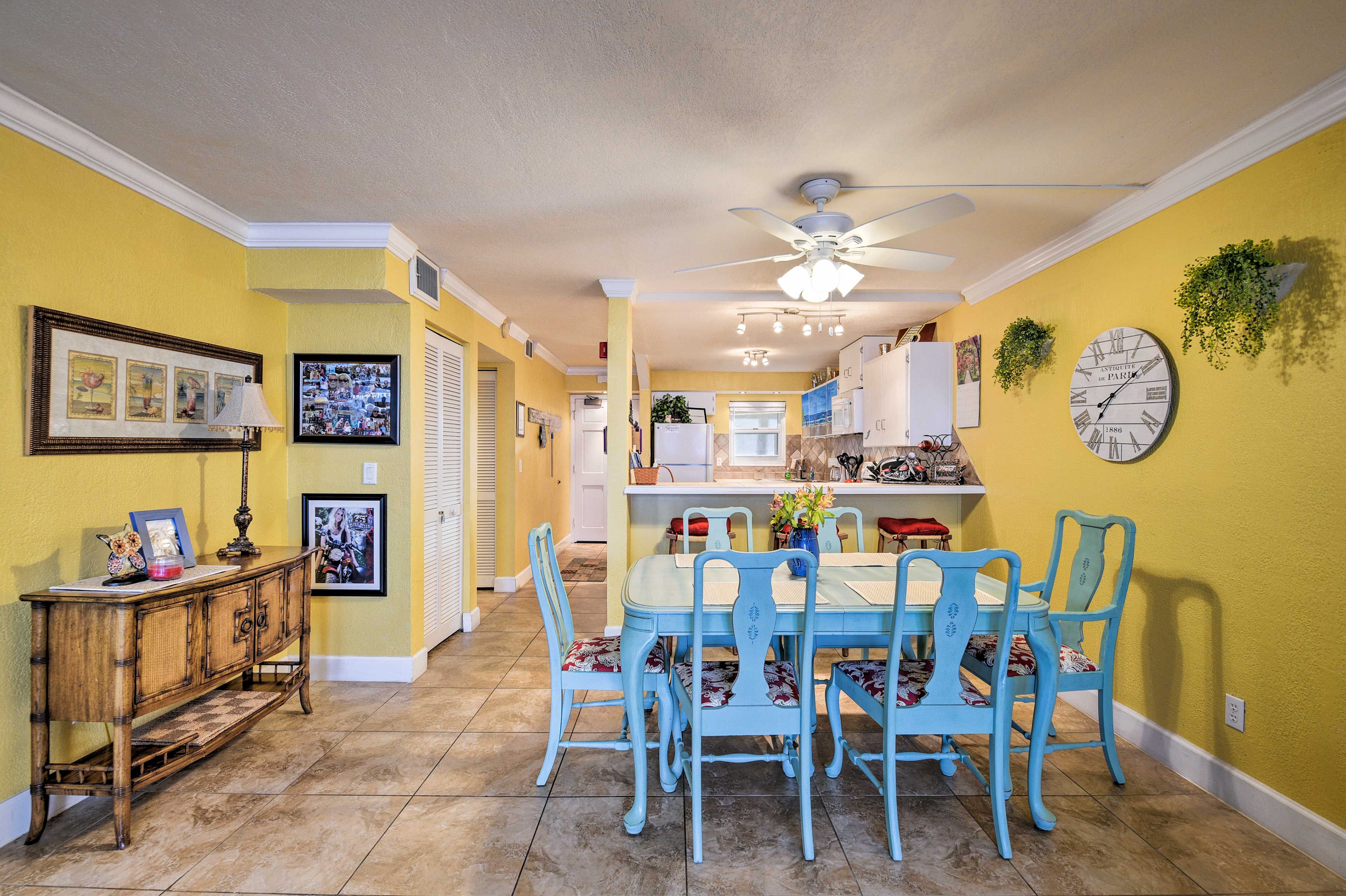 Dine on fresh seafood at the 4-bedroom table.