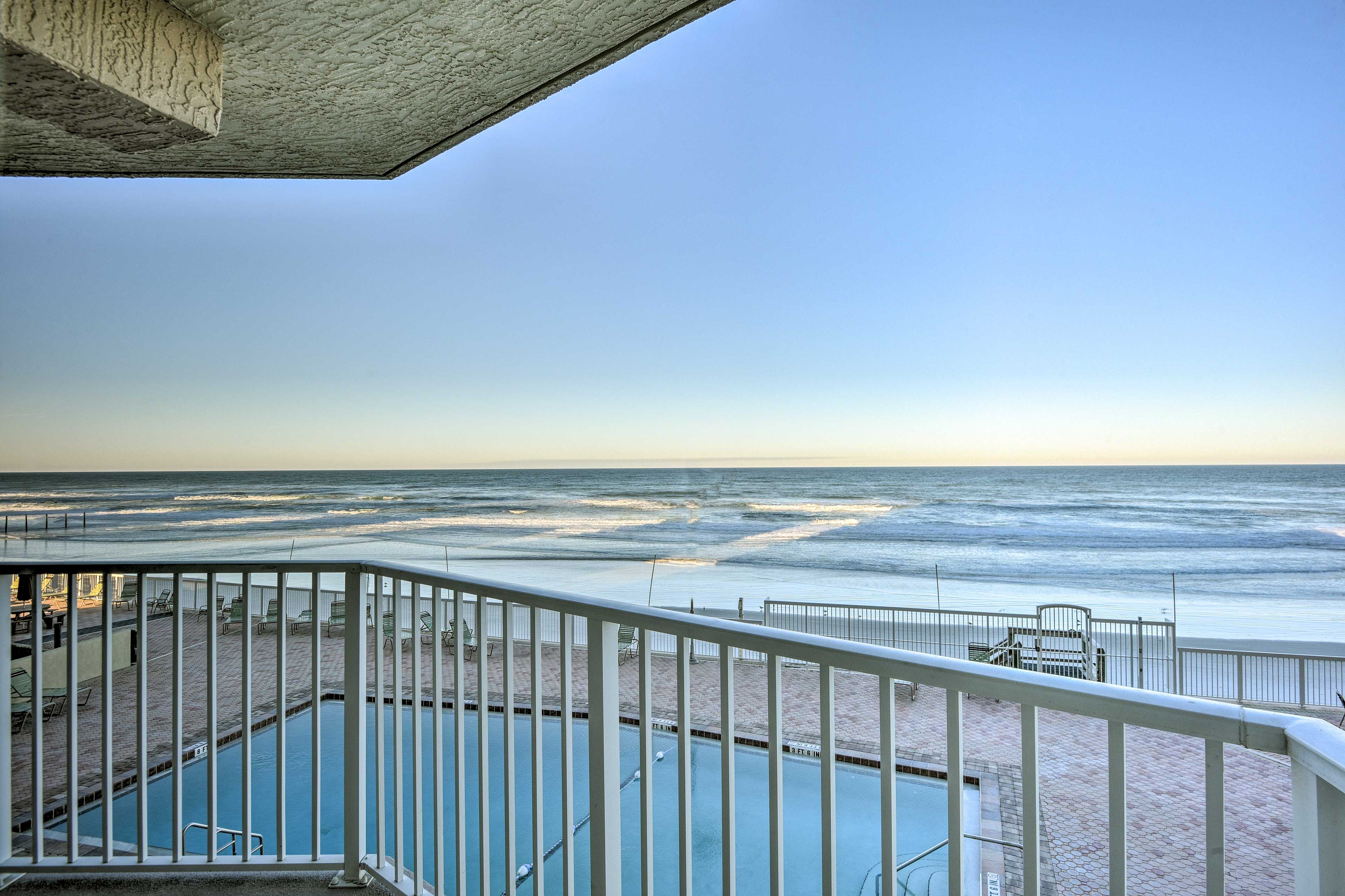 Up to 9 guests can sleep comfortably with 2 bedrooms and a pullout couch.