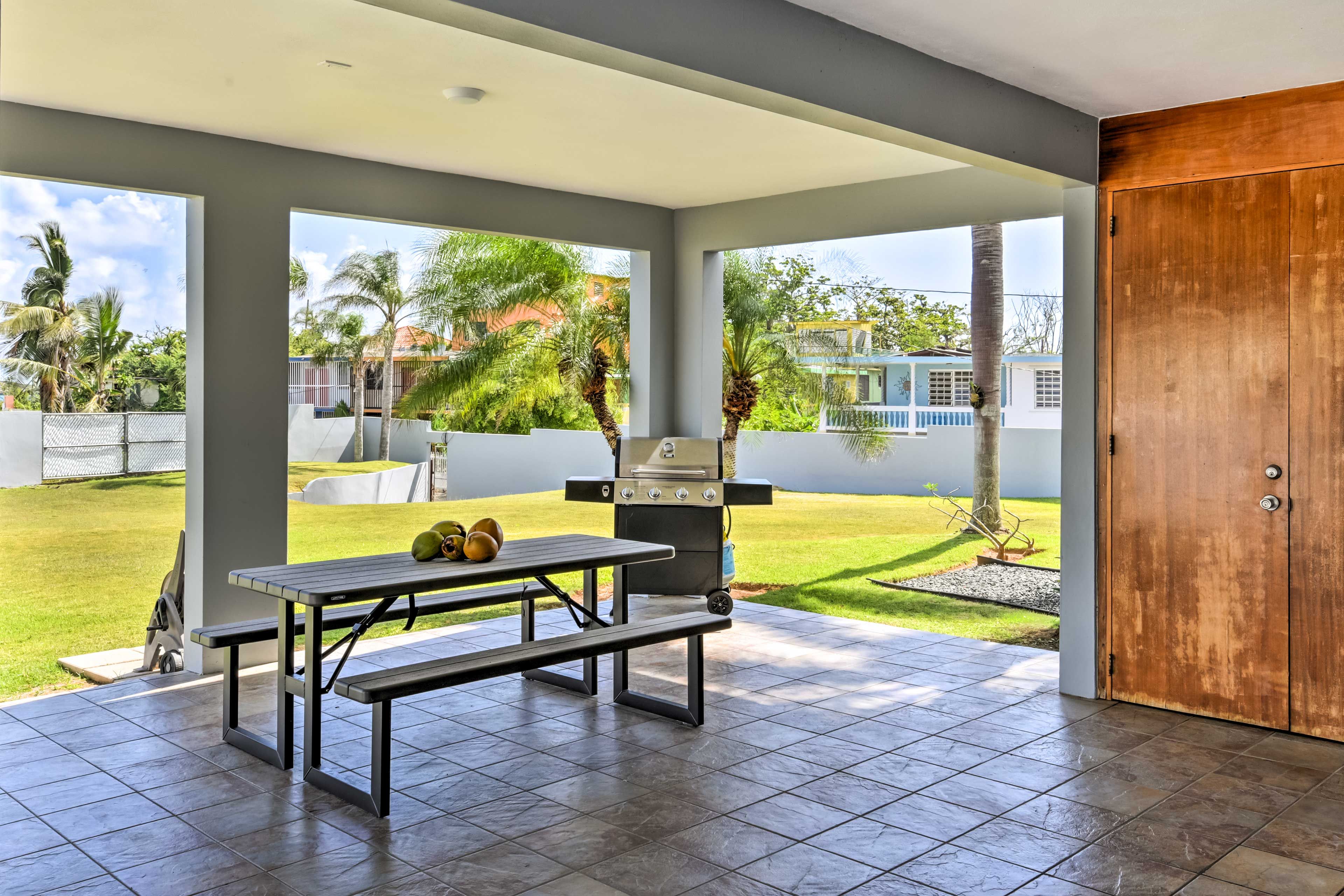 Private Patio w/ Gas Grill