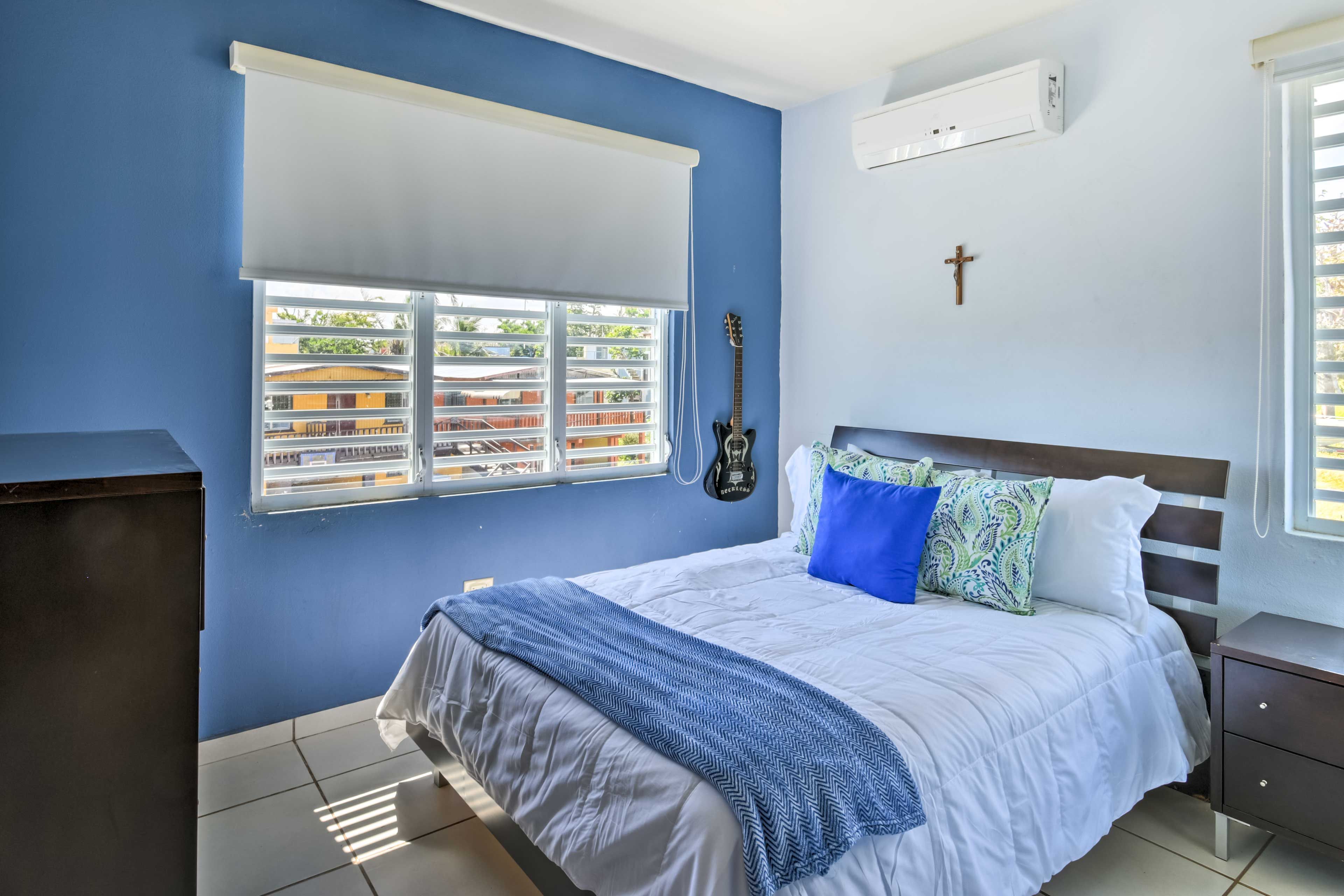 Bedroom 2 | Queen Bed