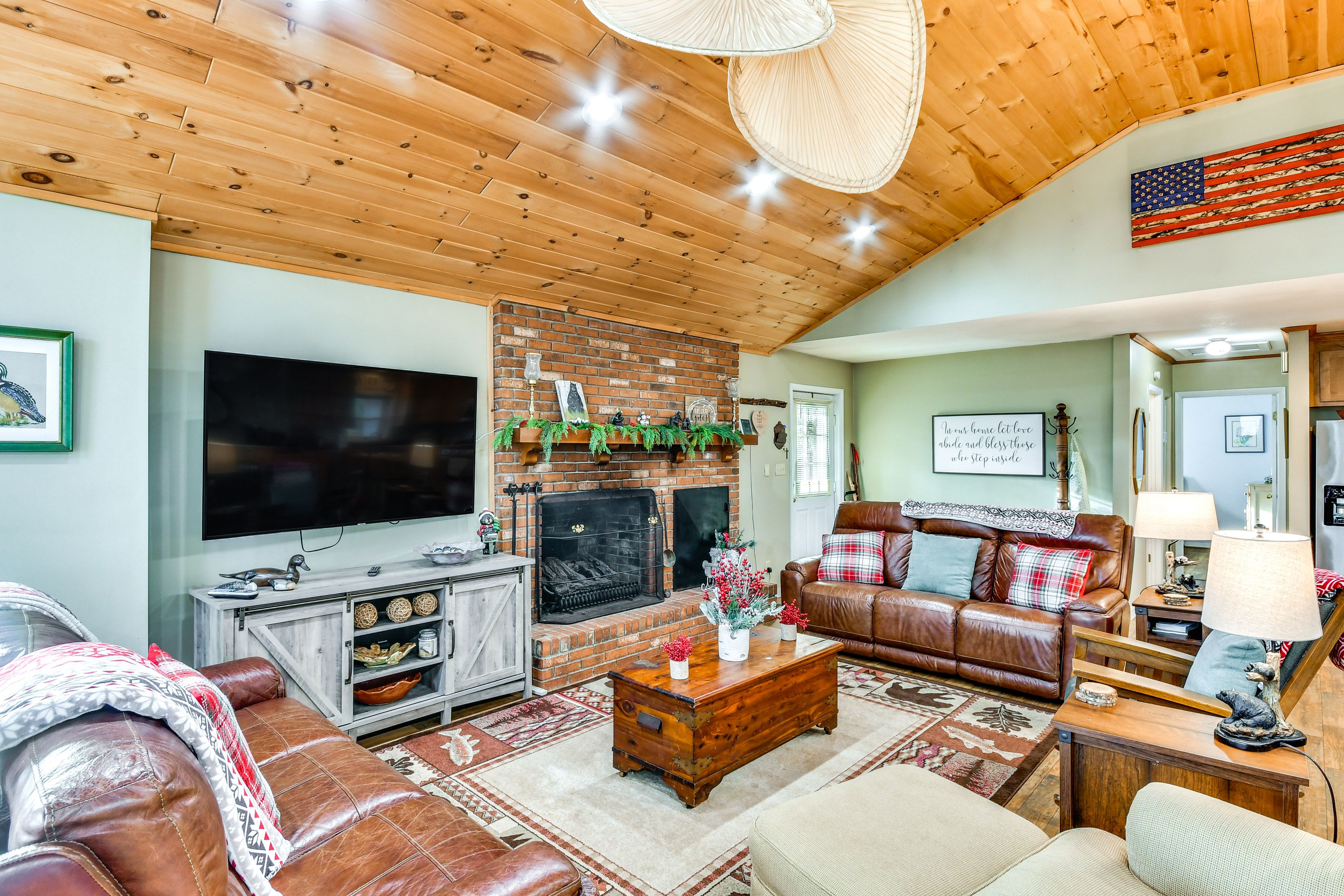 Newland Vacation Rental | 5BR | 3BA | 2,000 Sq Ft | Stairs Required