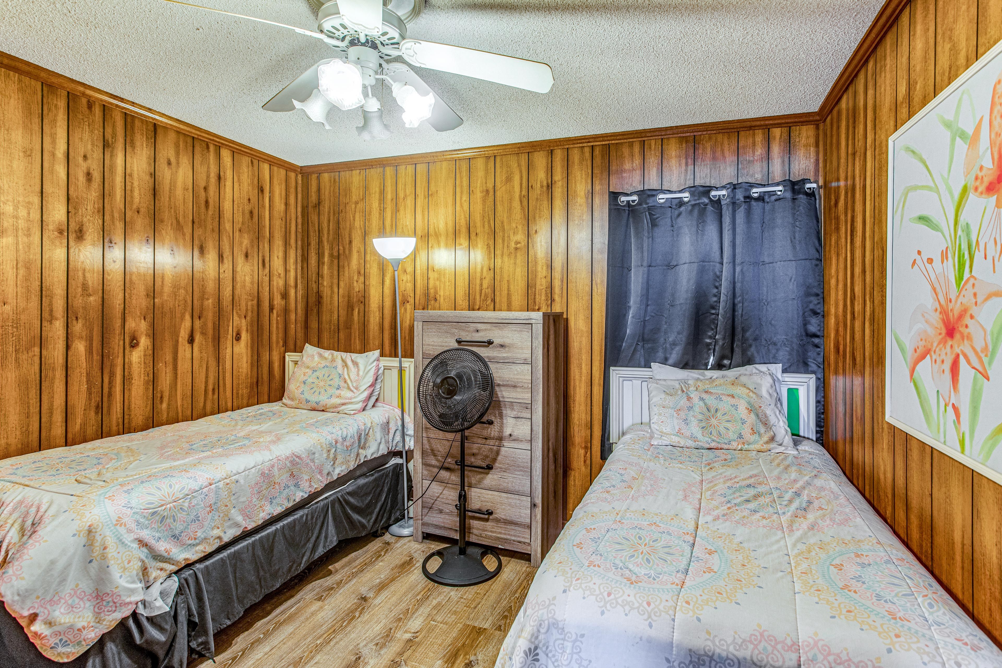 Bedroom 2 | 2 Twin Beds