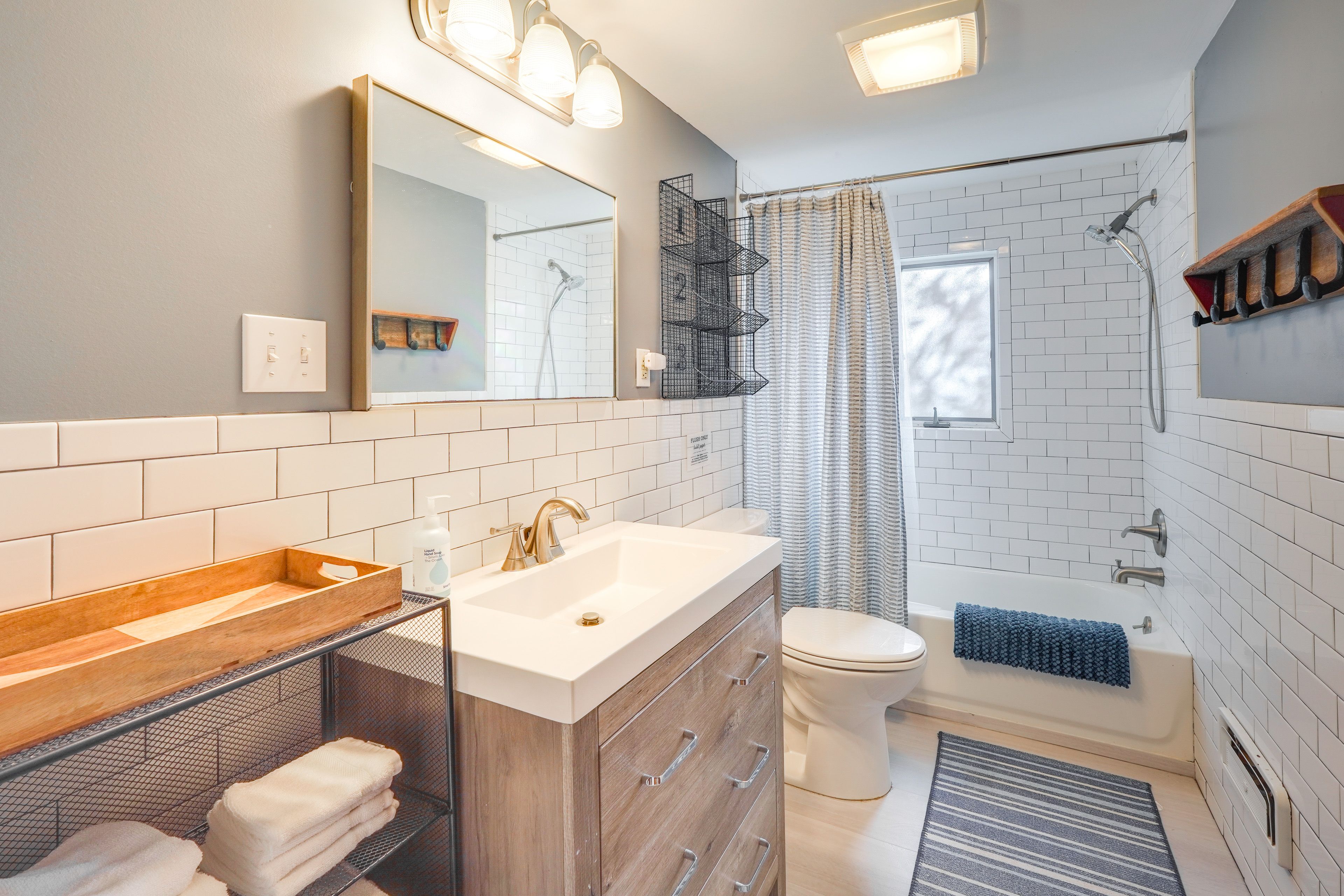 Full Bathroom | Towels & Linens Provided