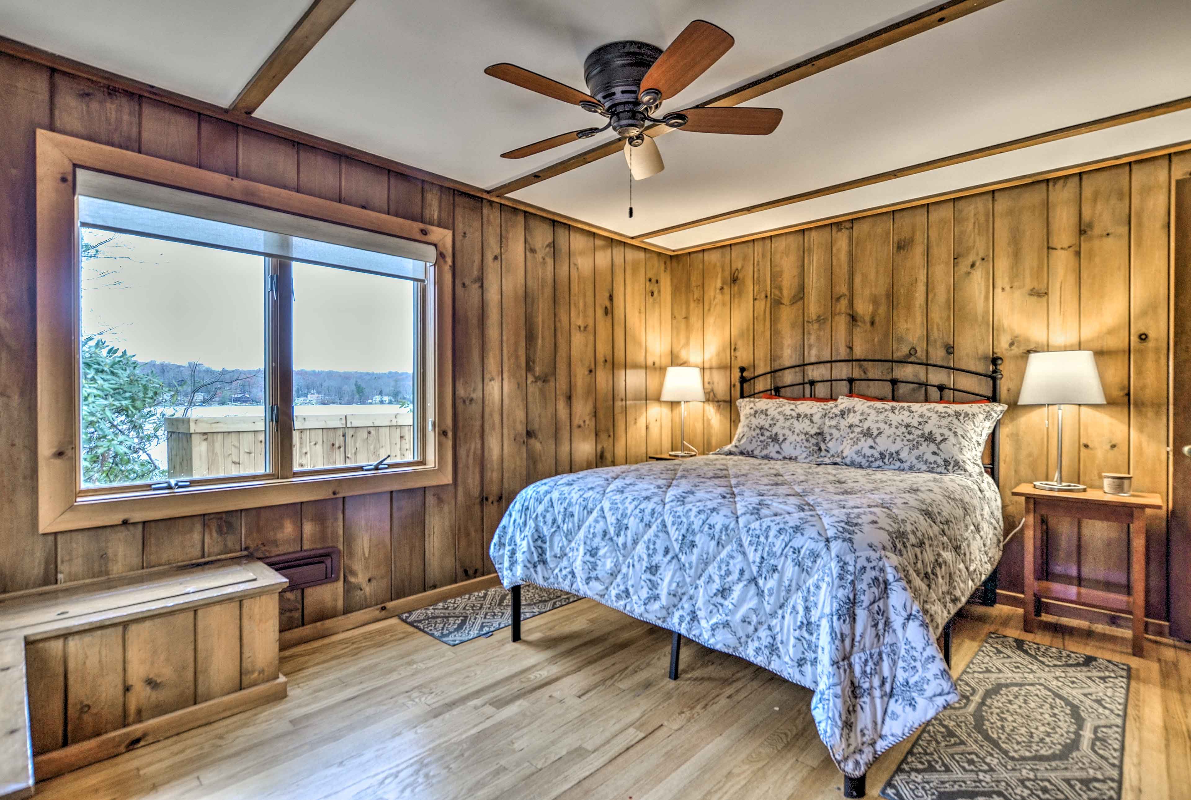 Bedroom 3 | Queen Bed