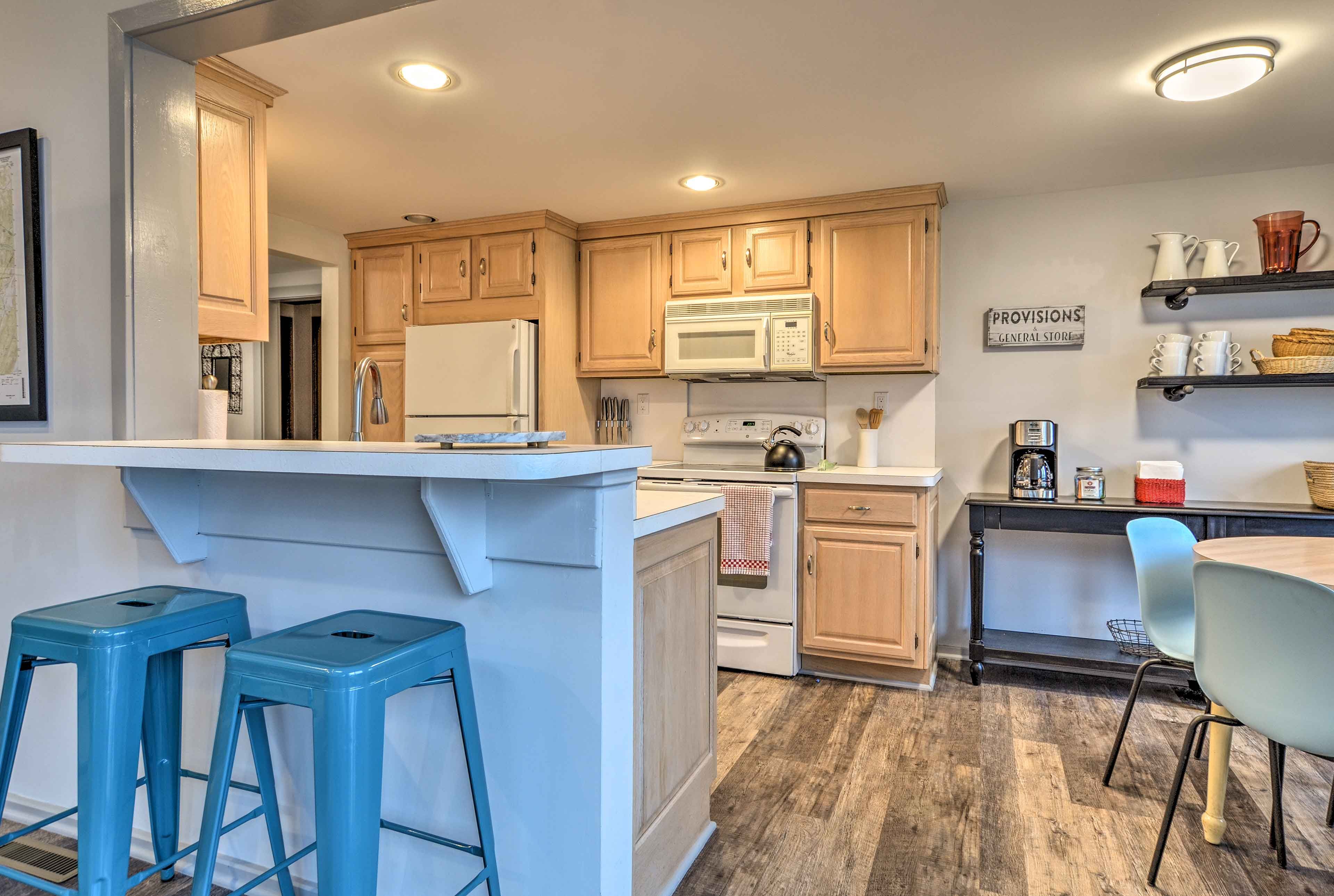 Kitchen | Cooking Basics | Breakfast Bar