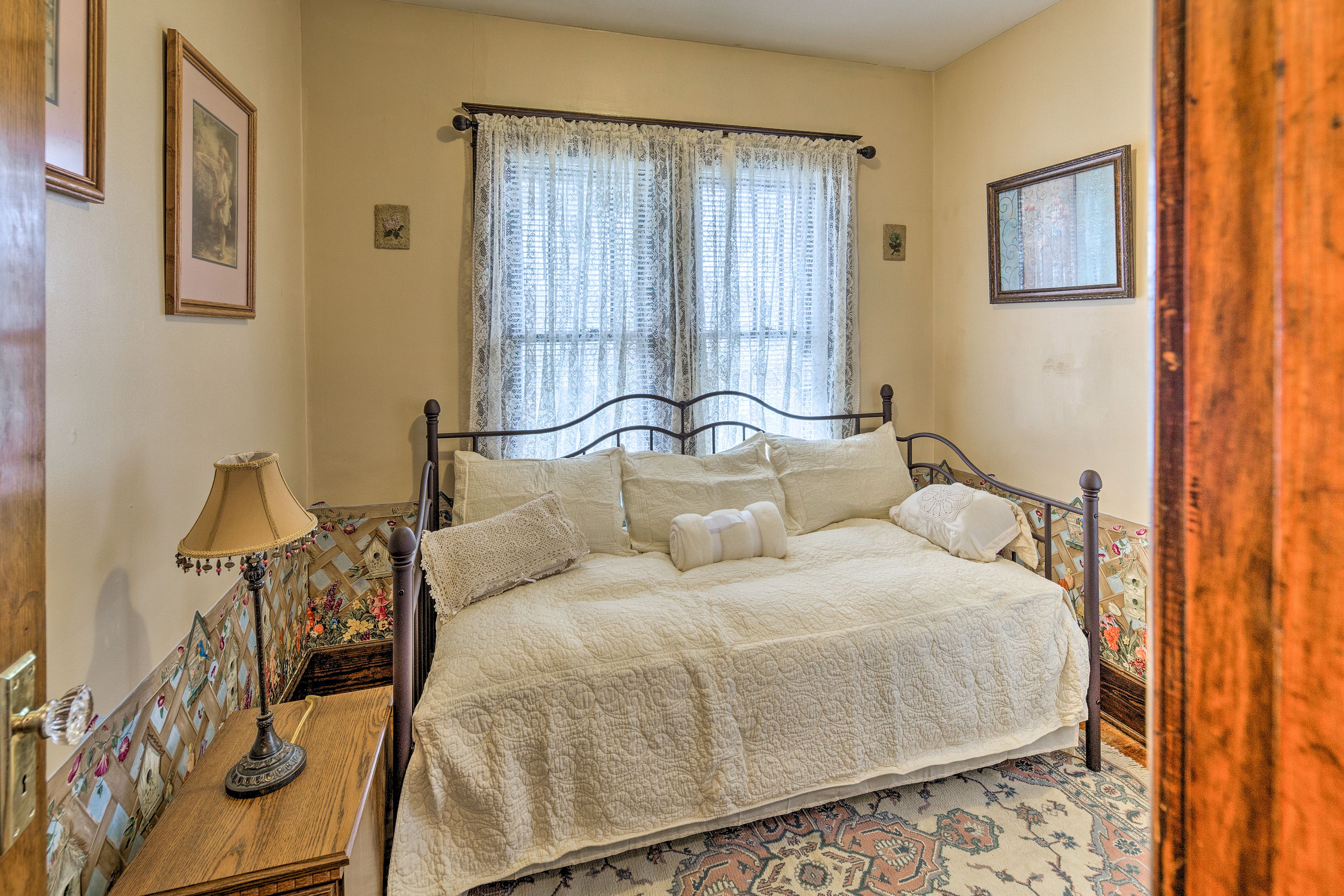 Bedroom 2 | Twin Daybed