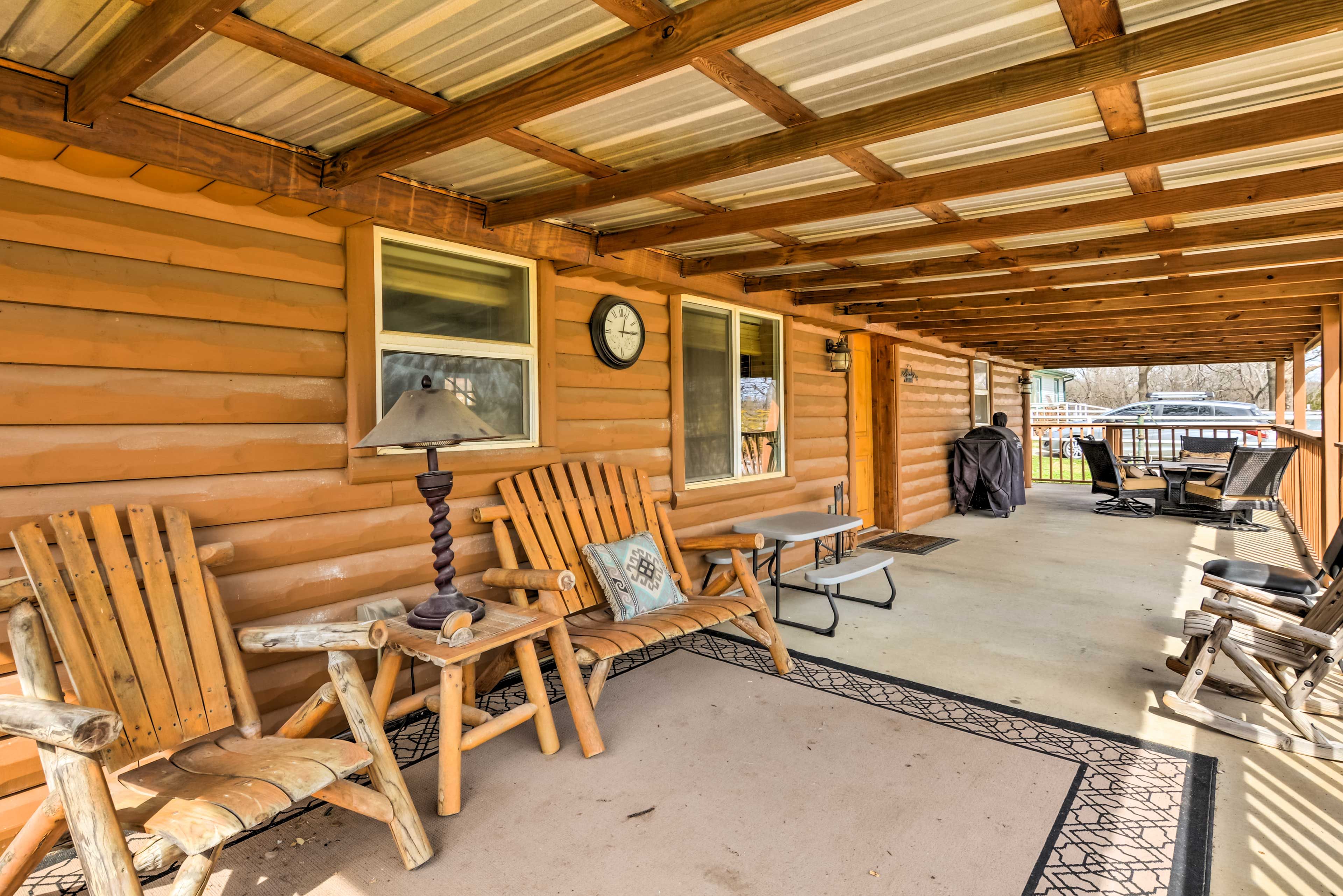 Furnished Porch