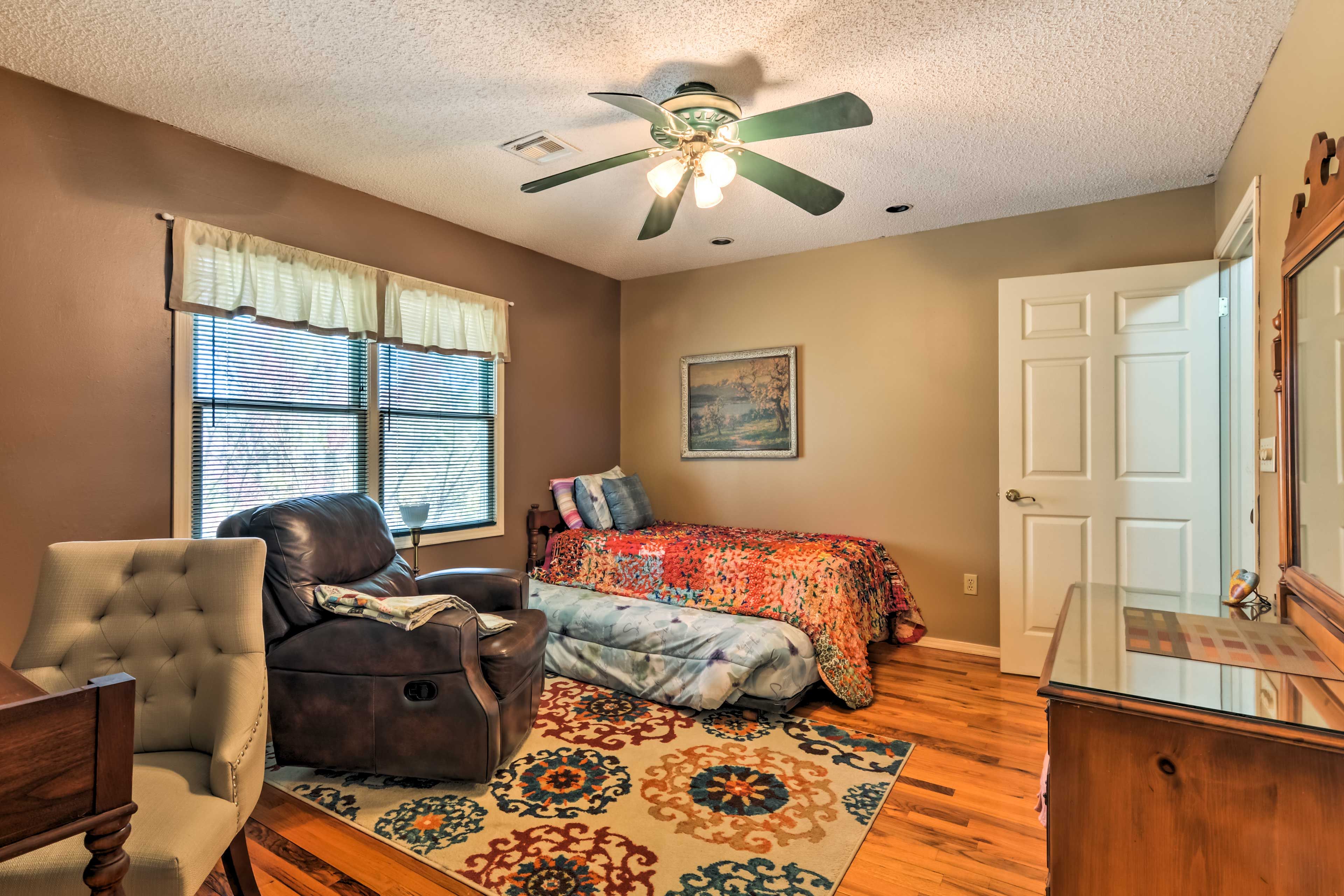 Bedroom 2 | Twin Bed w/ Twin Trundle