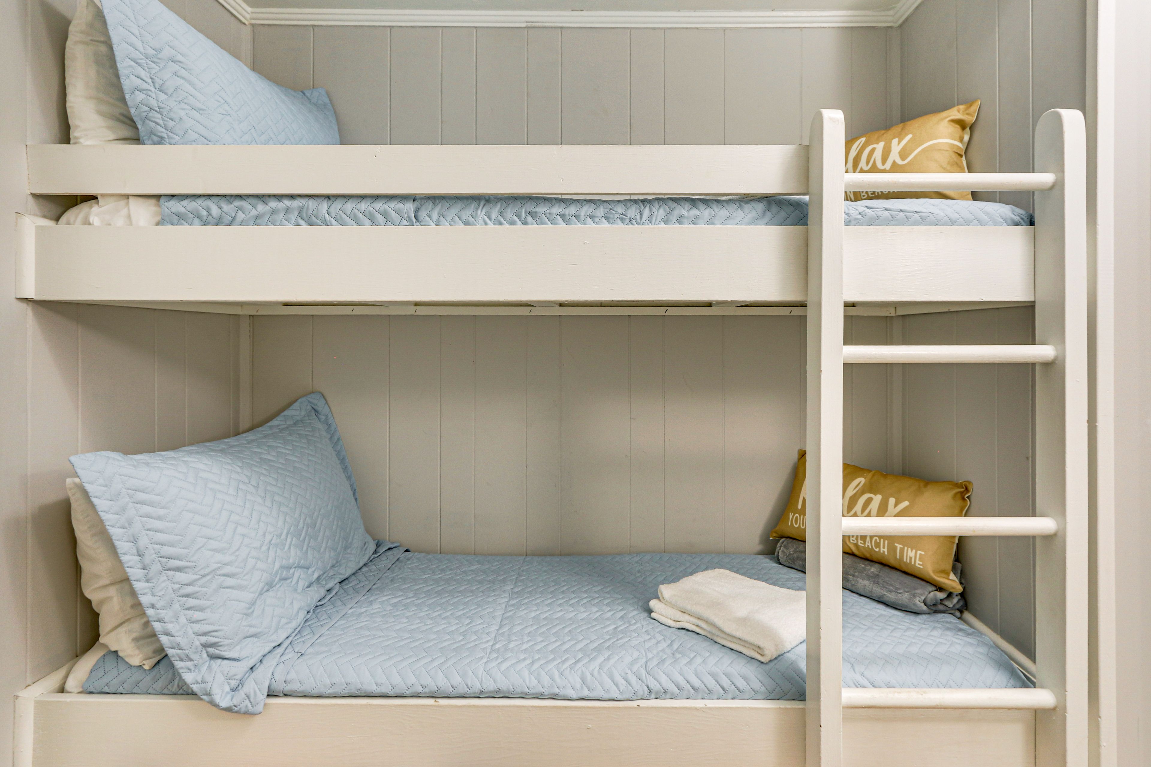 Hallway | Twin Bunk Bed (Children Only)