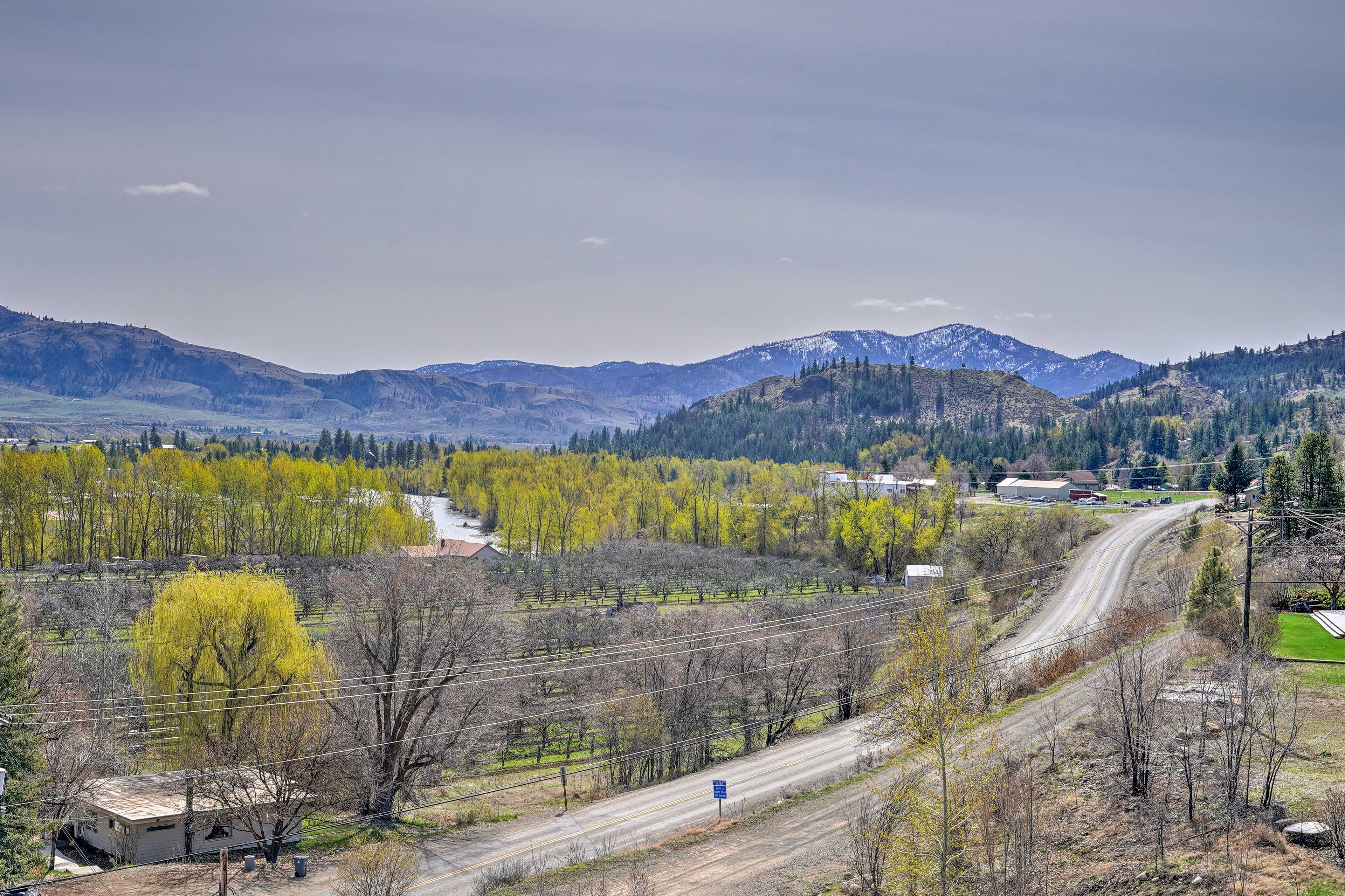 Go hiking, skiing, climbing, and more in this lovely north Washington getaway.