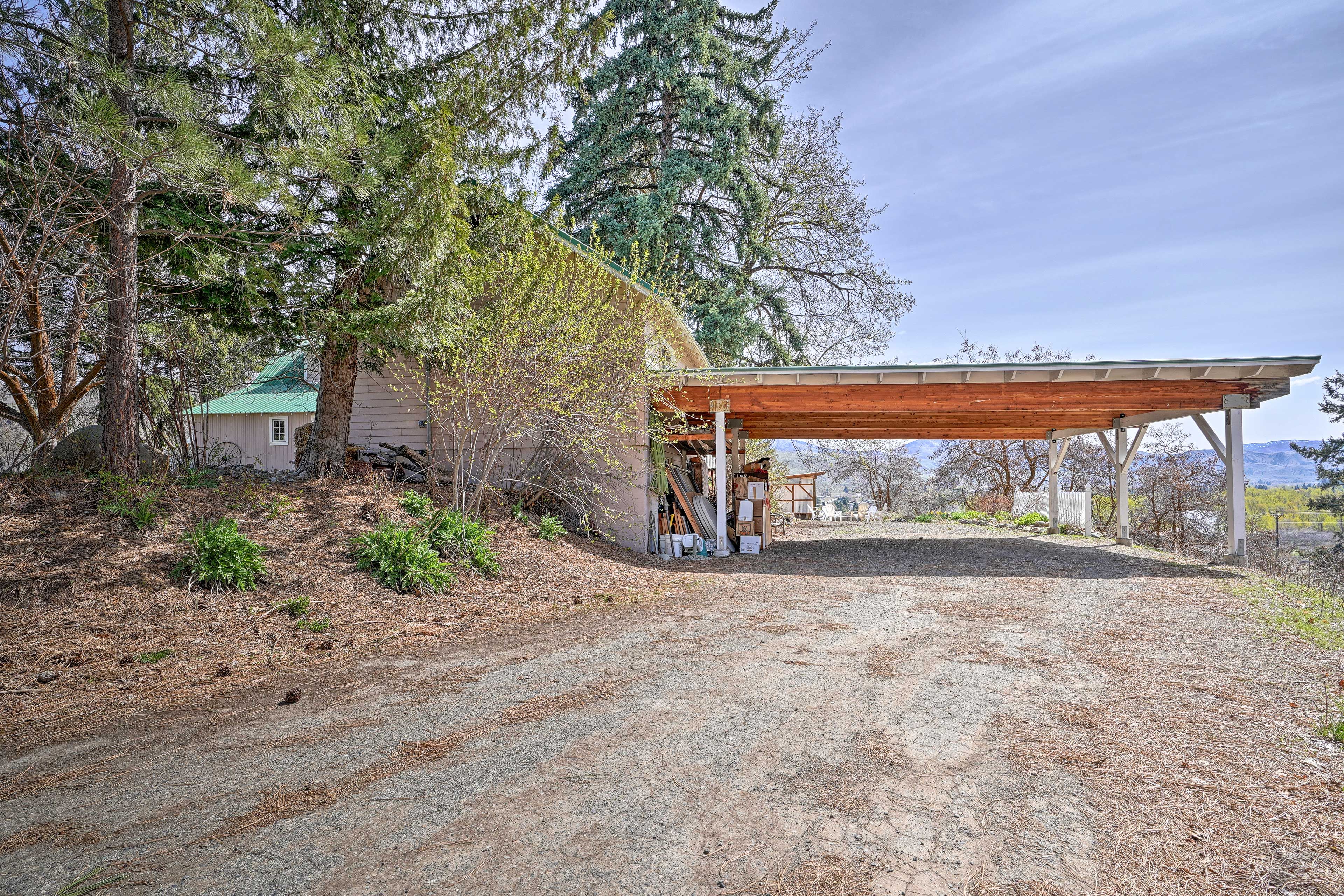 You can park your car in the long driveway or under the covered spot.