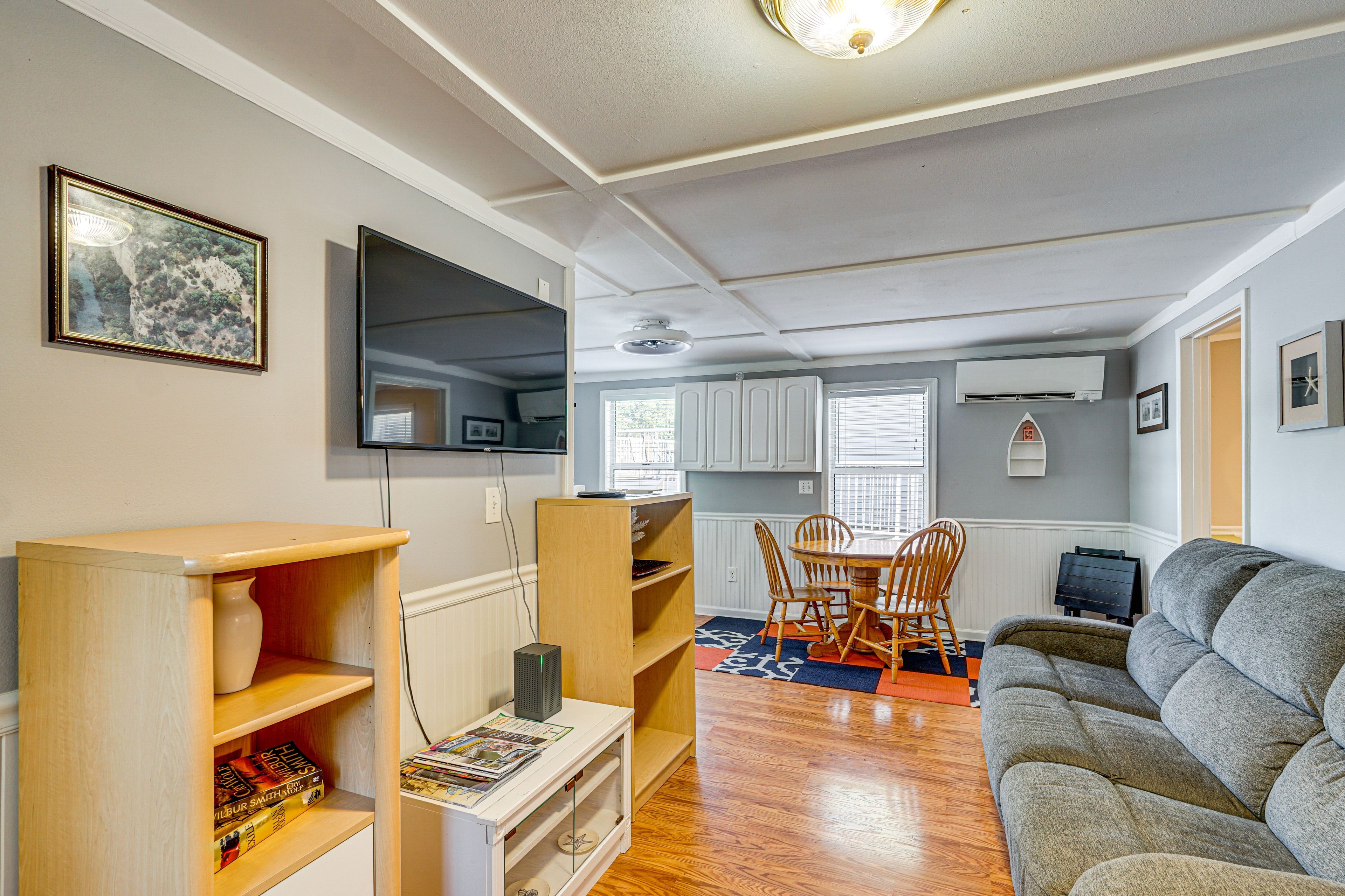 Living Room | Free WiFi | Mini-Split A/C | Smart TV | Single-Story Home